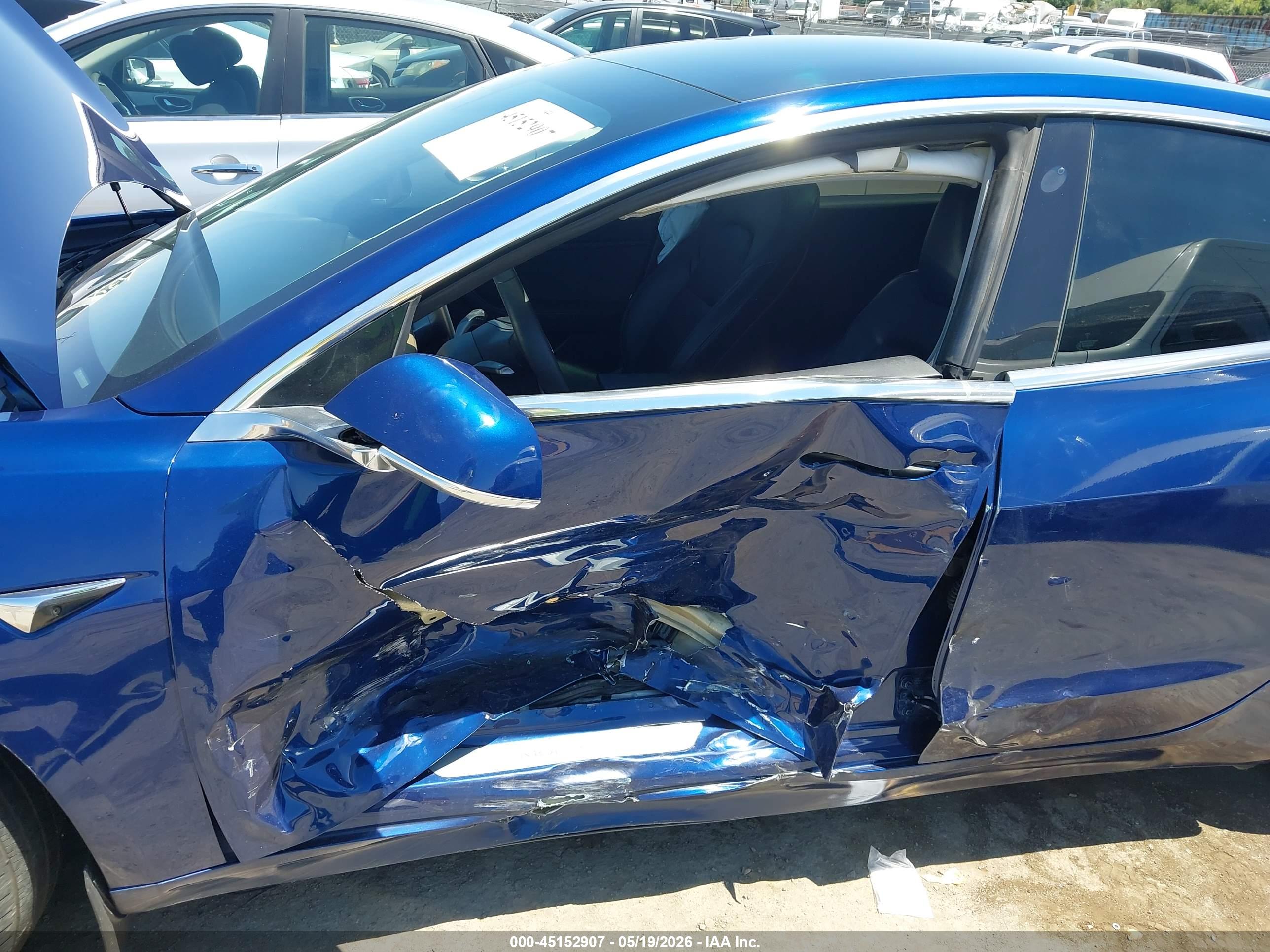 TESLA MODEL image 6