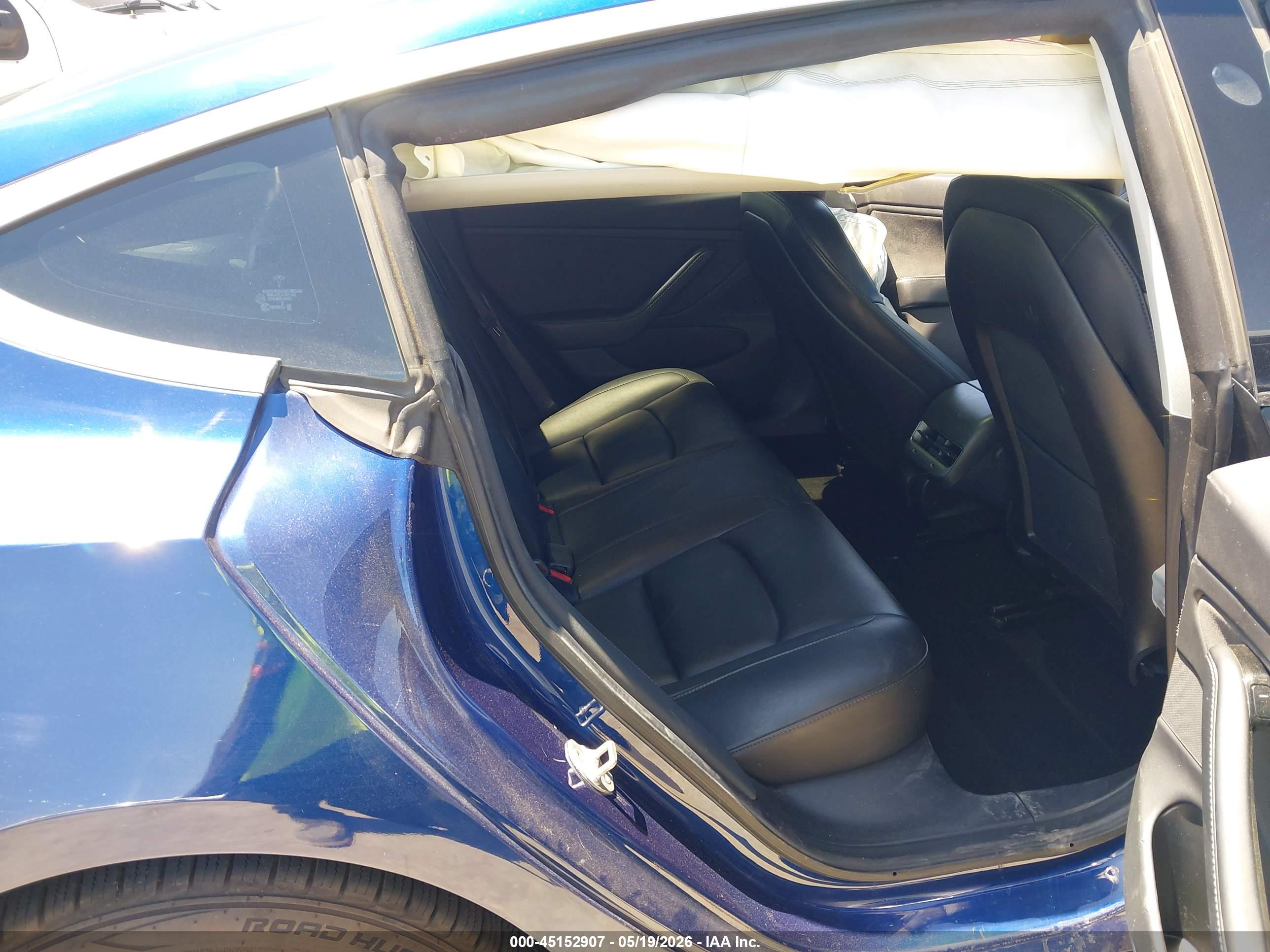 TESLA MODEL image 8