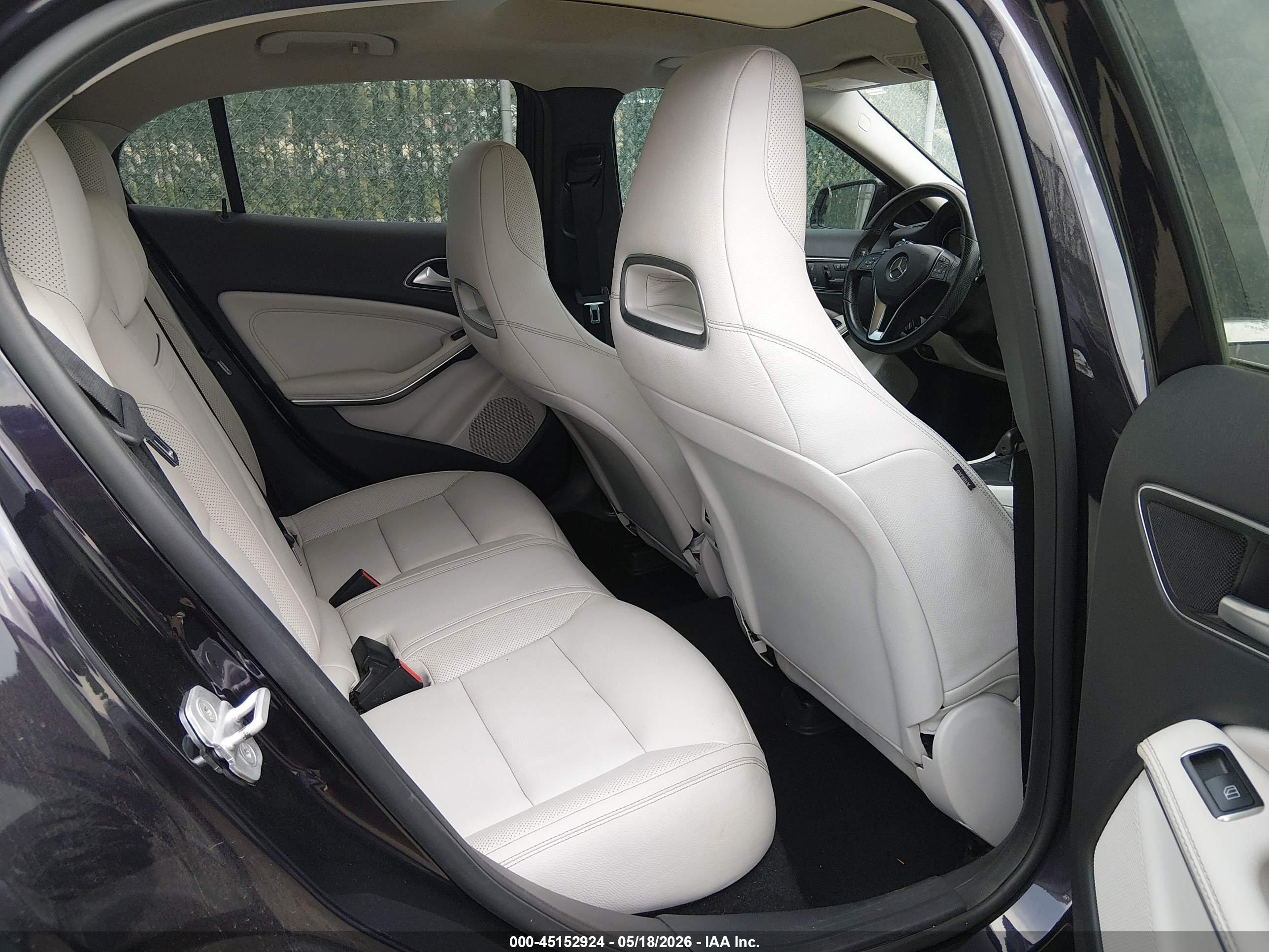 MERCEDES-BENZ GLA image 8
