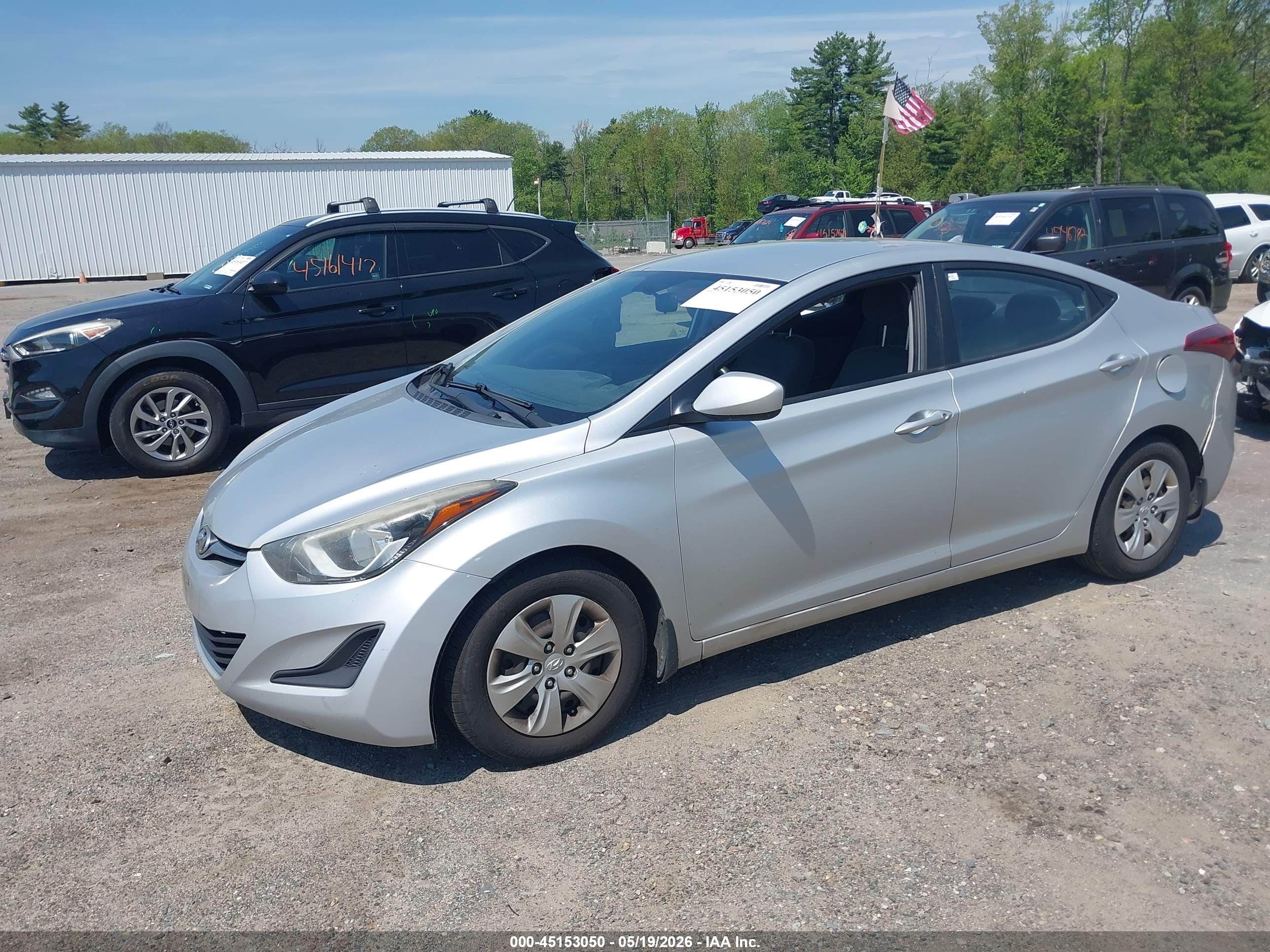 HYUNDAI ELANTRA image 2