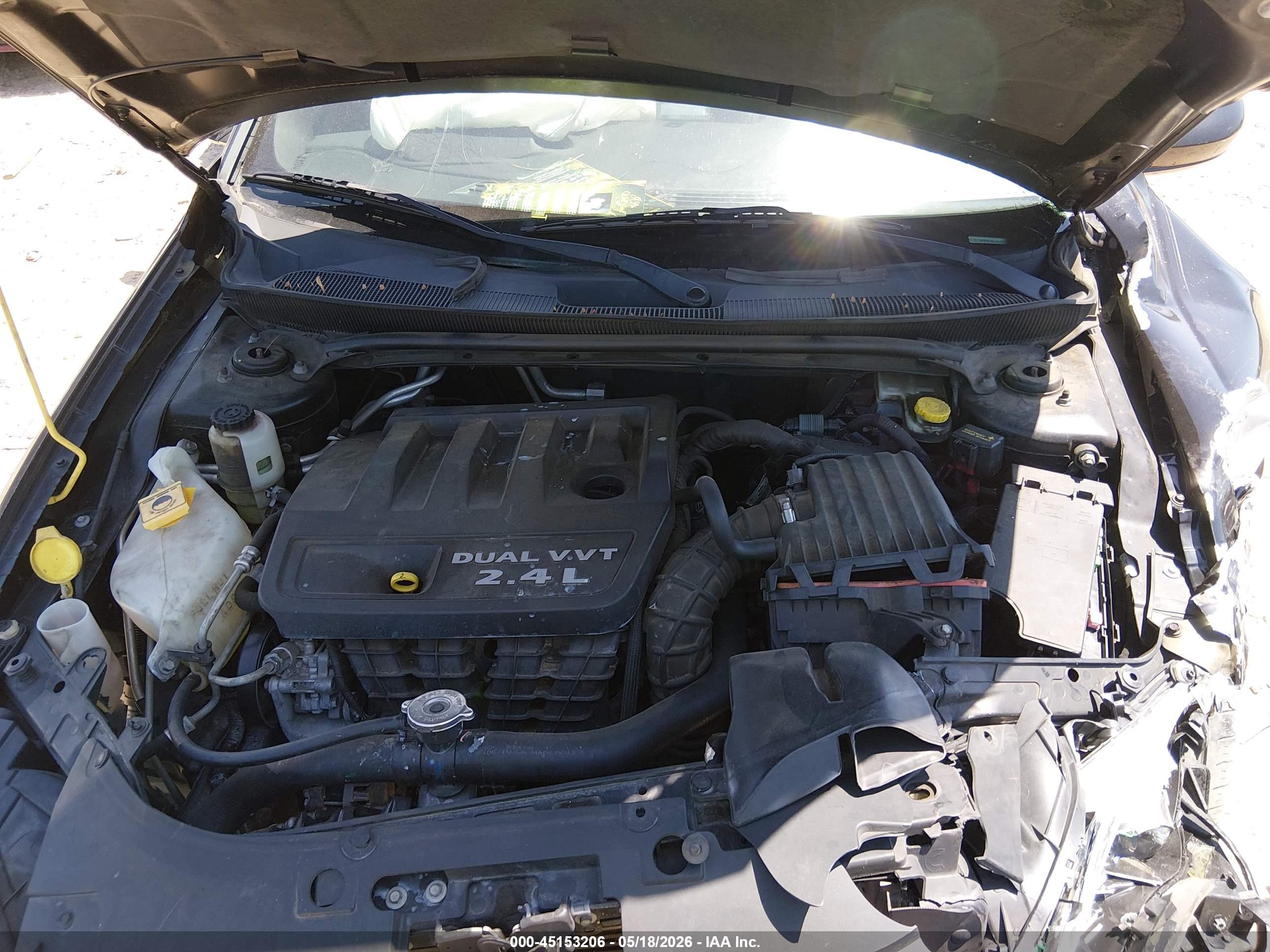 CHRYSLER 200 image 10
