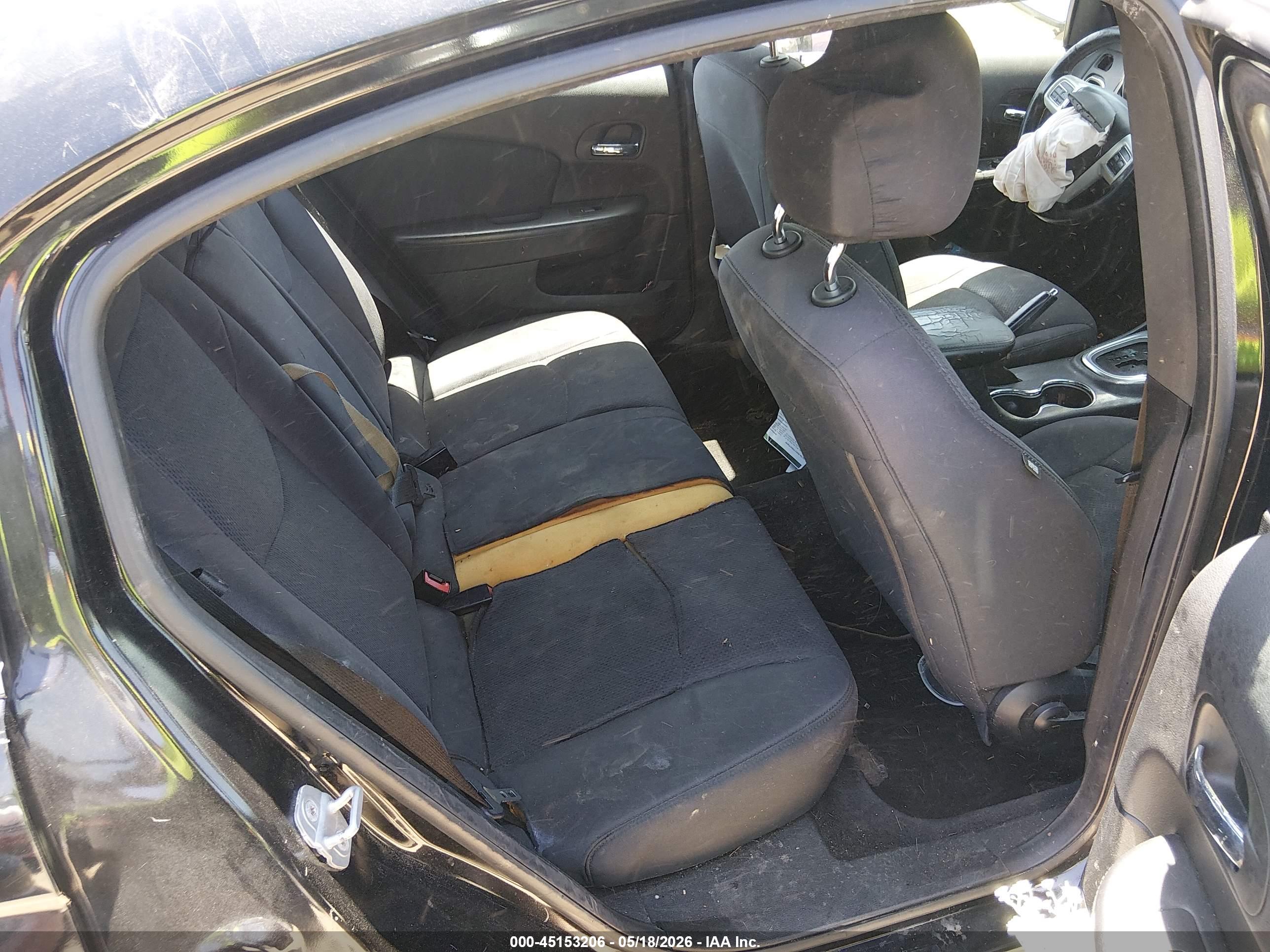 CHRYSLER 200 image 8
