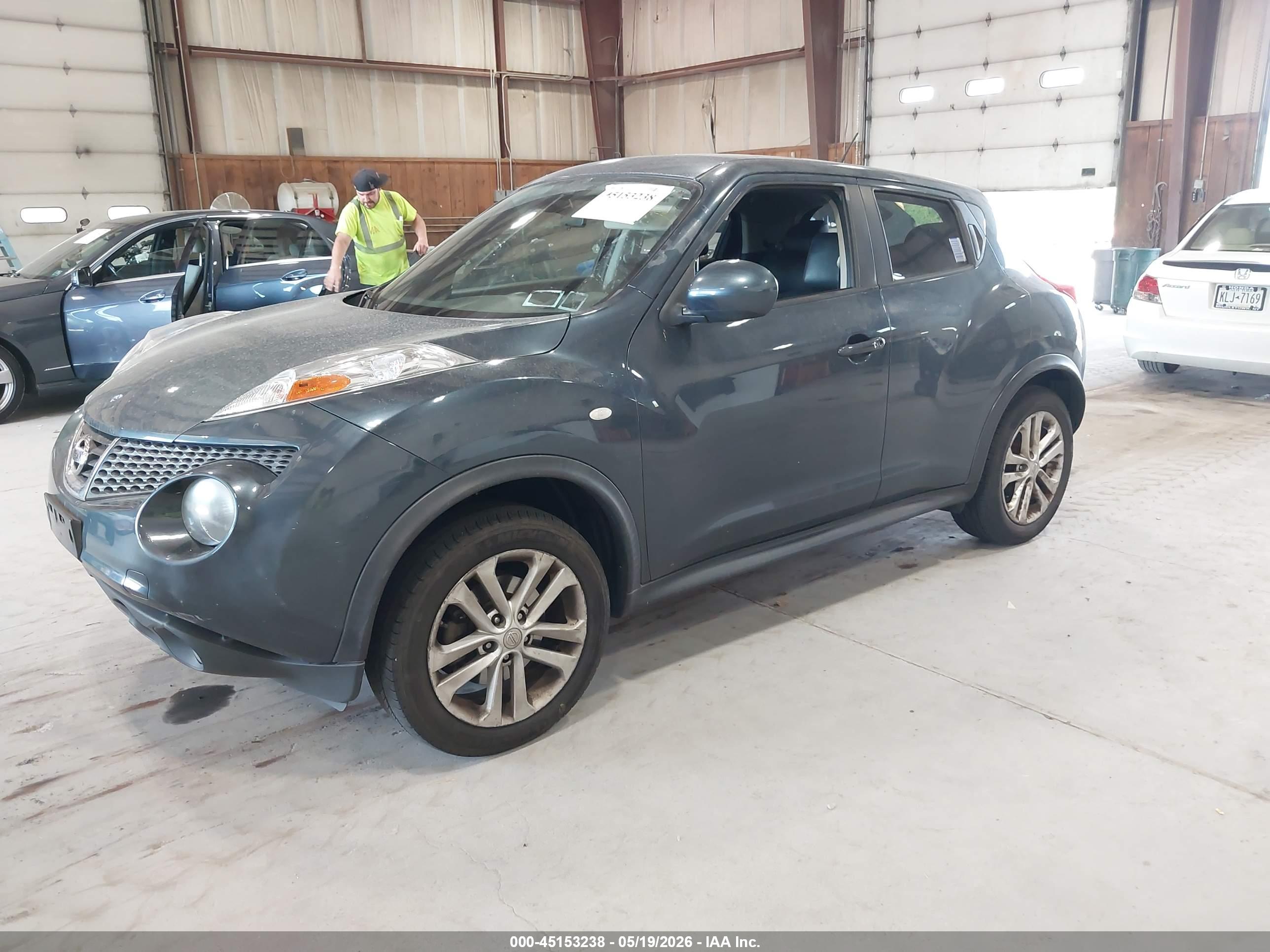NISSAN JUKE image 2