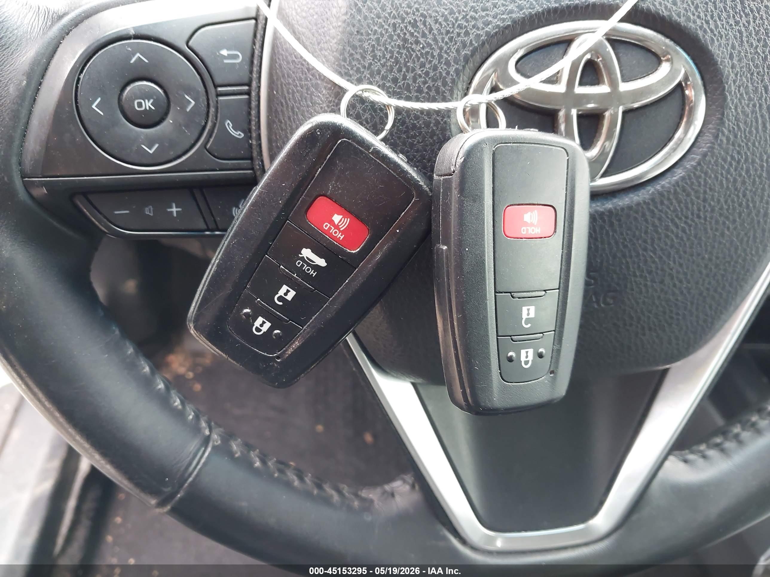 TOYOTA CAMRY image 11