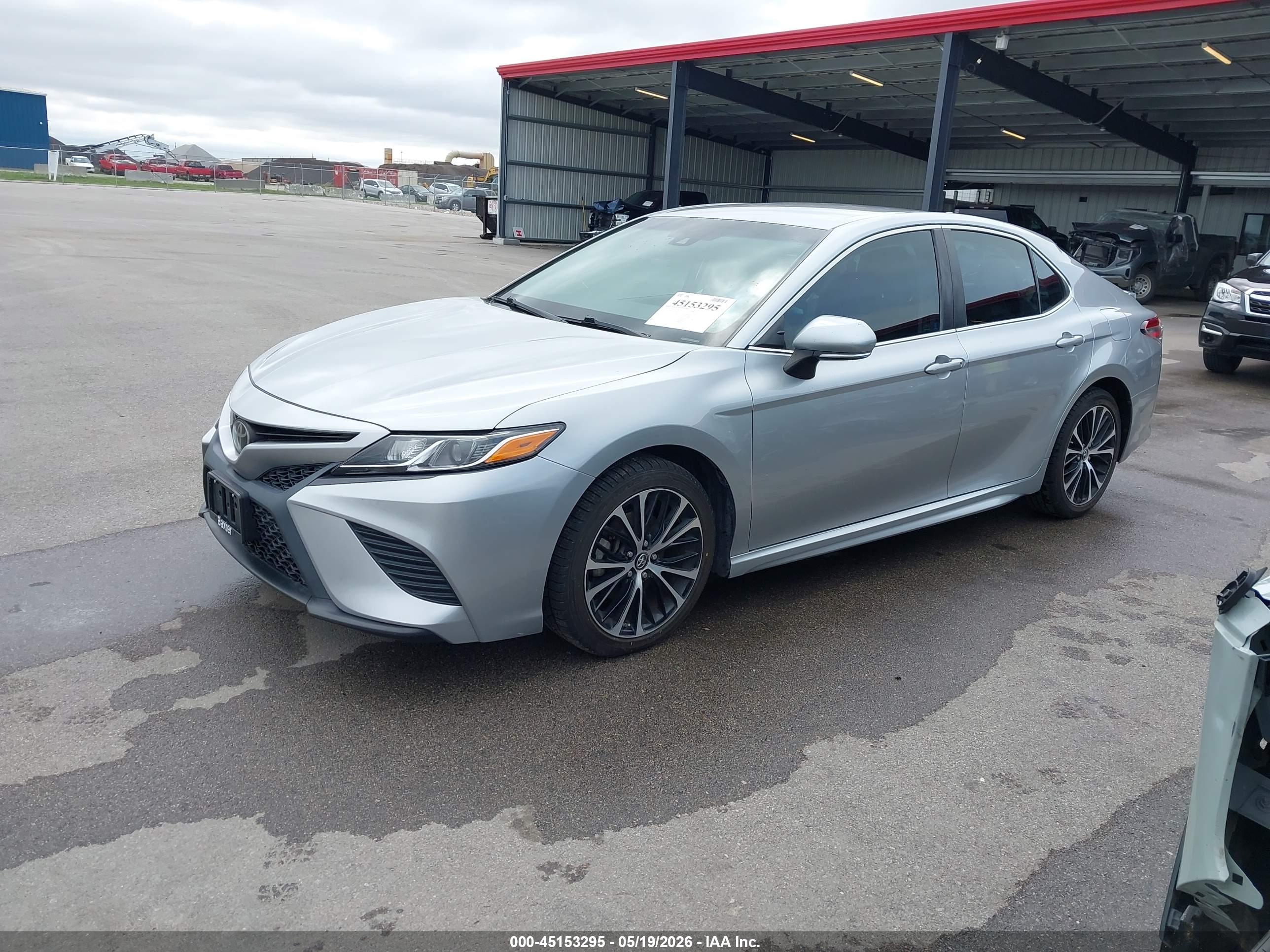 TOYOTA CAMRY image 2