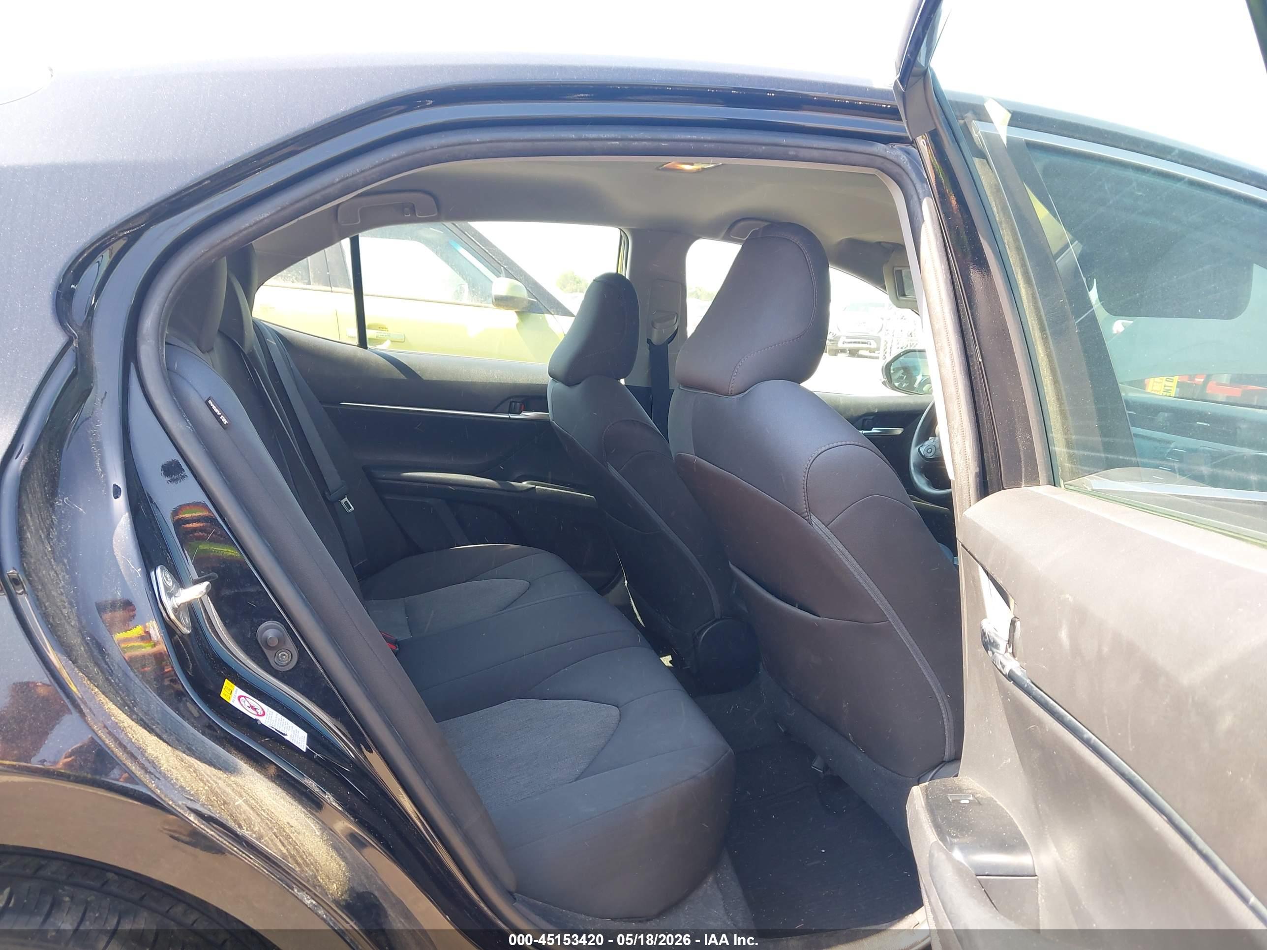 TOYOTA CAMRY image 8