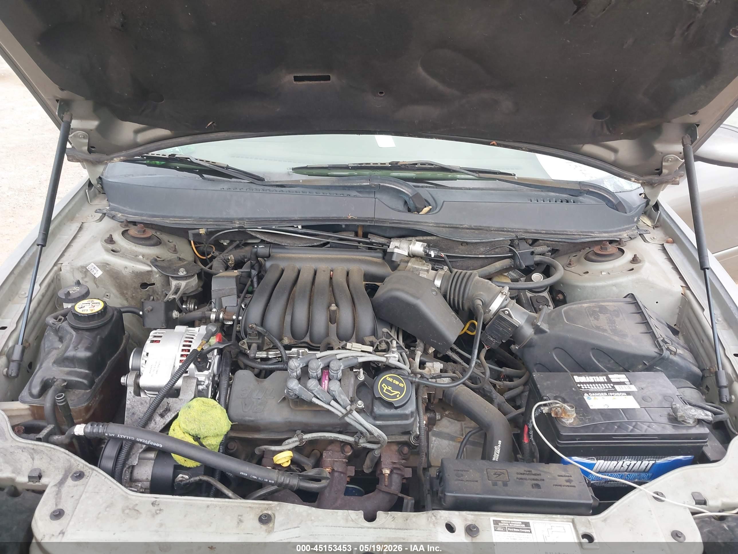 FORD TAURUS image 10