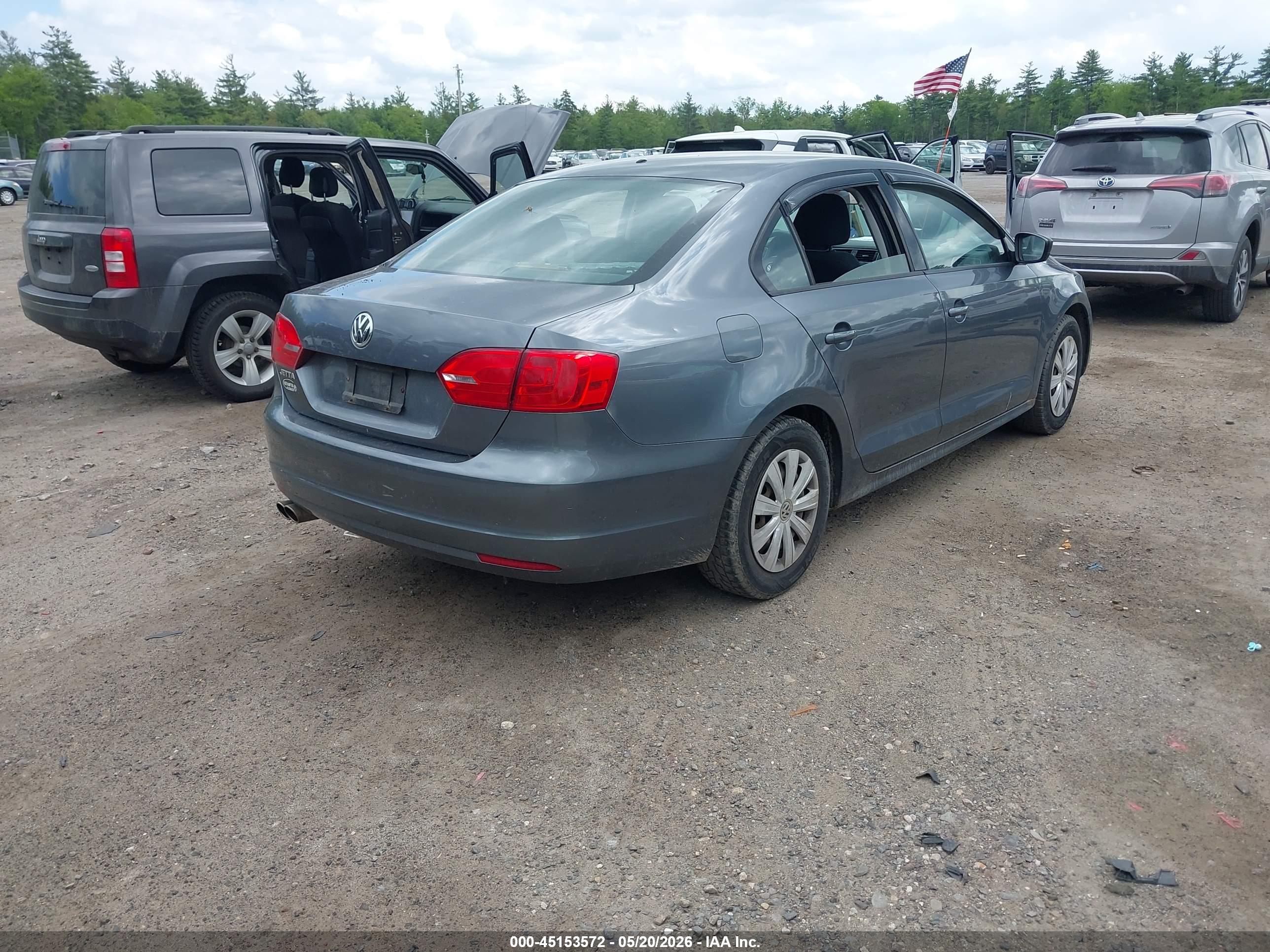 VOLKSWAGEN JETTA image 4