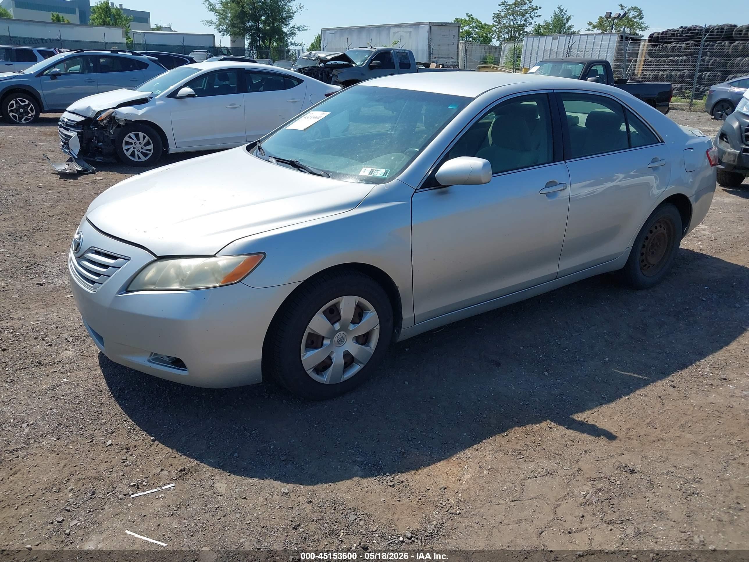 TOYOTA CAMRY image 2