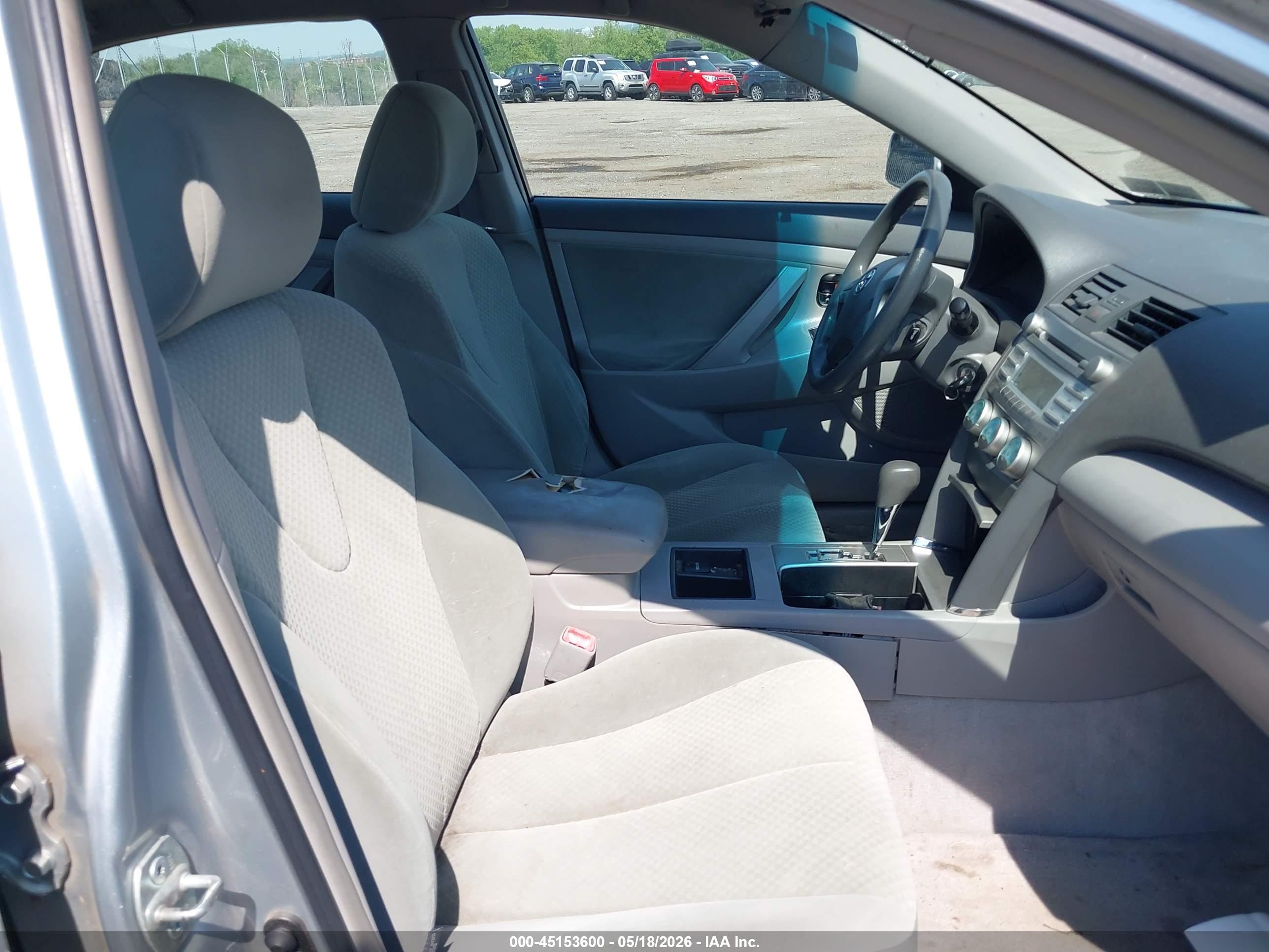TOYOTA CAMRY image 5