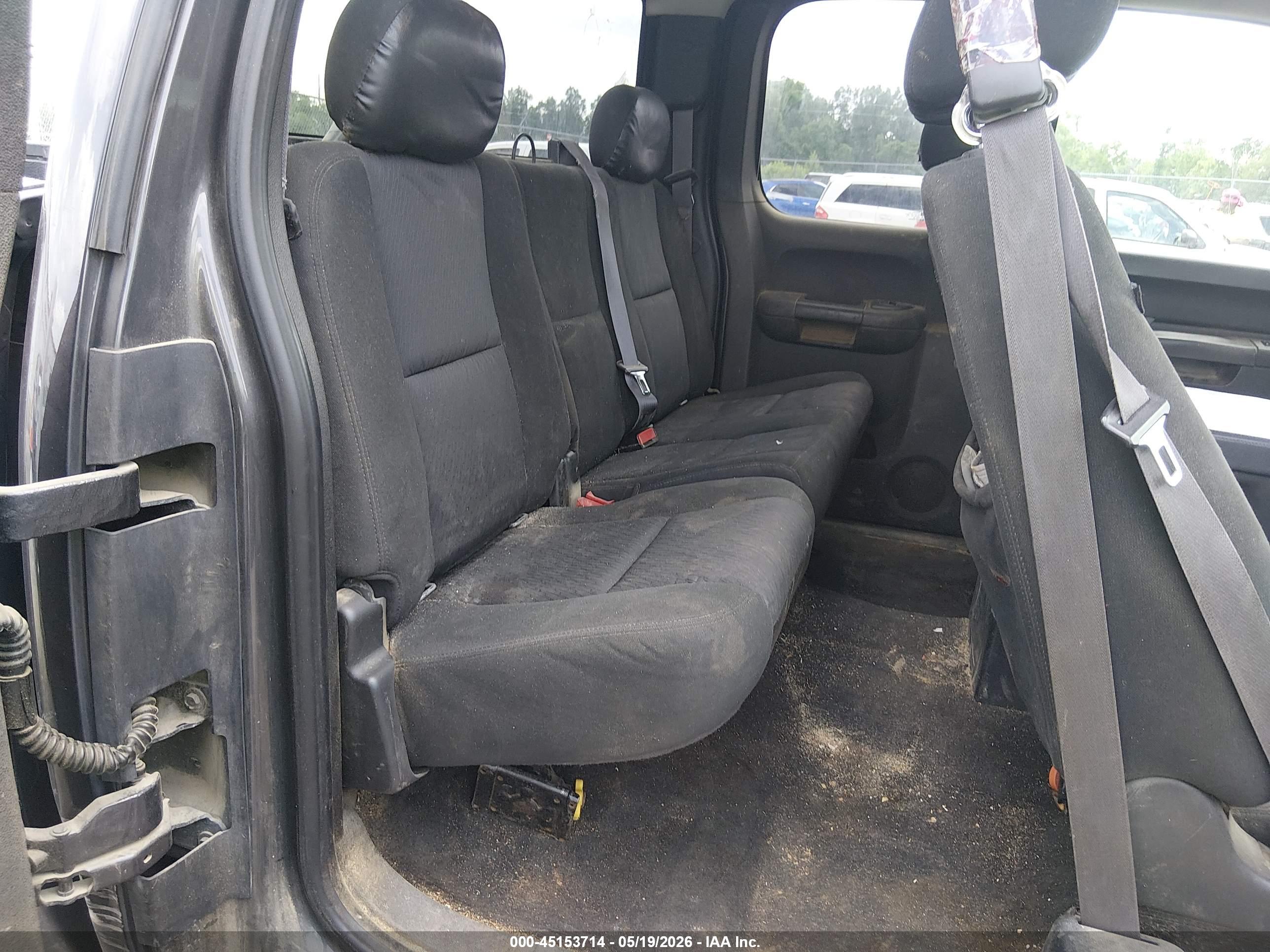 CHEVROLET SILVERADO image 8