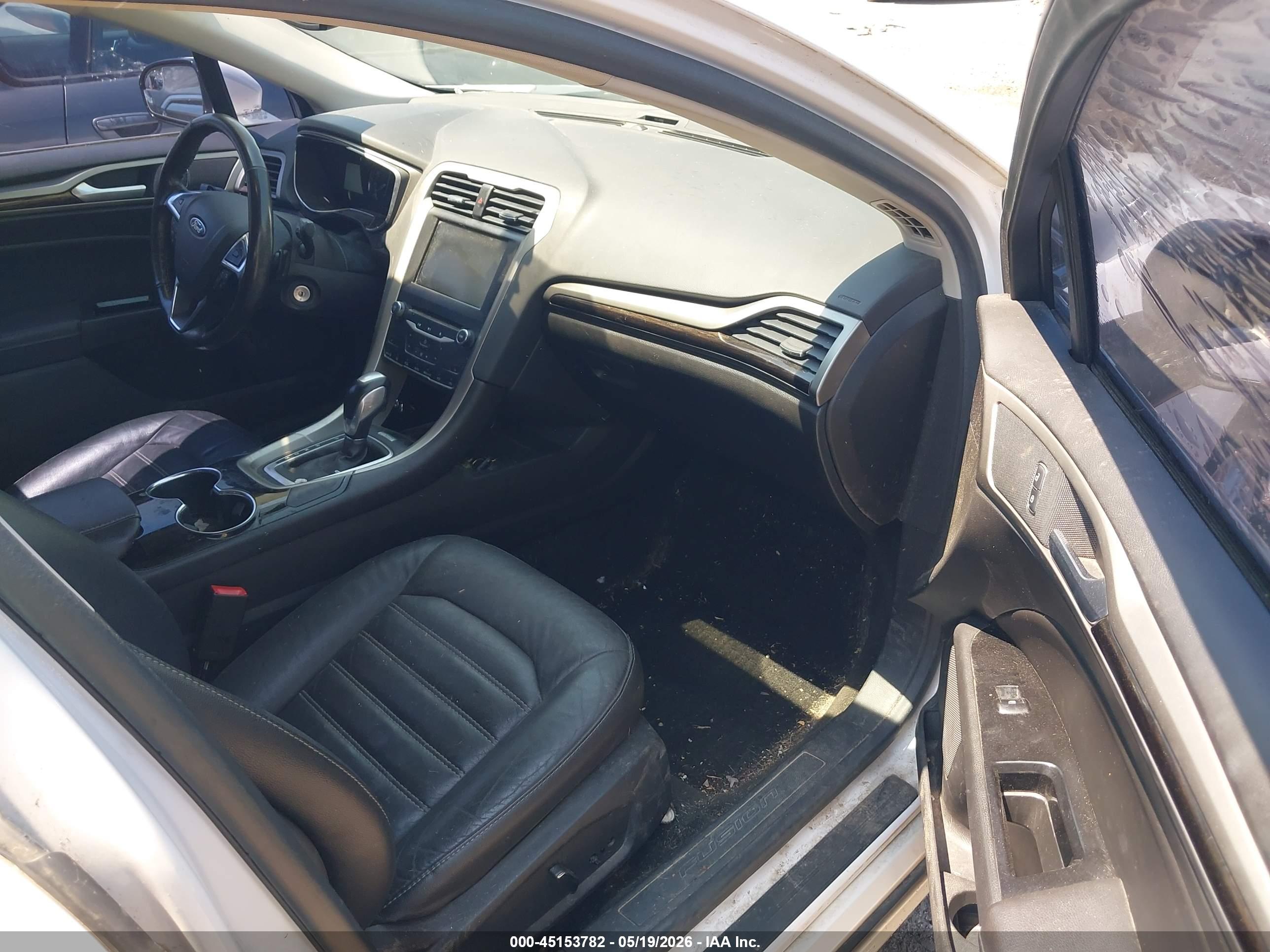 FORD FUSION image 5