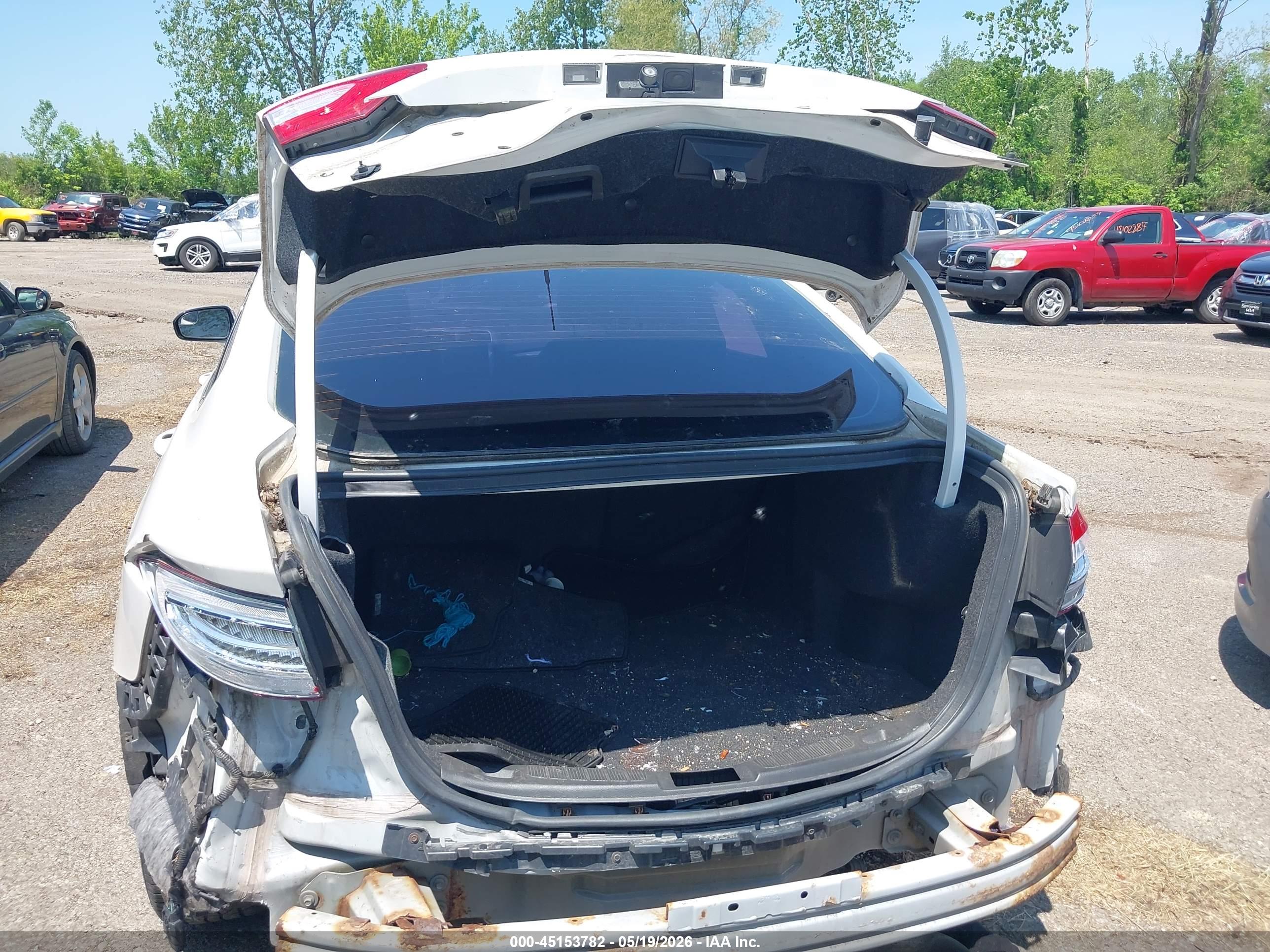 FORD FUSION image 6