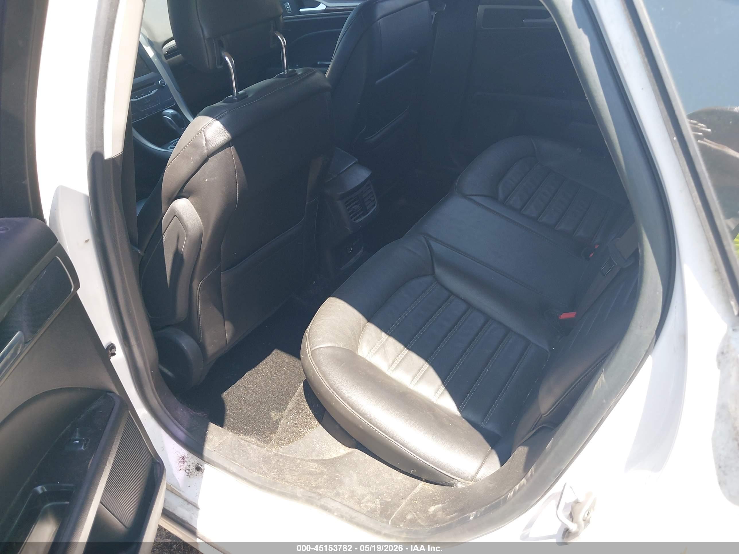 FORD FUSION image 8