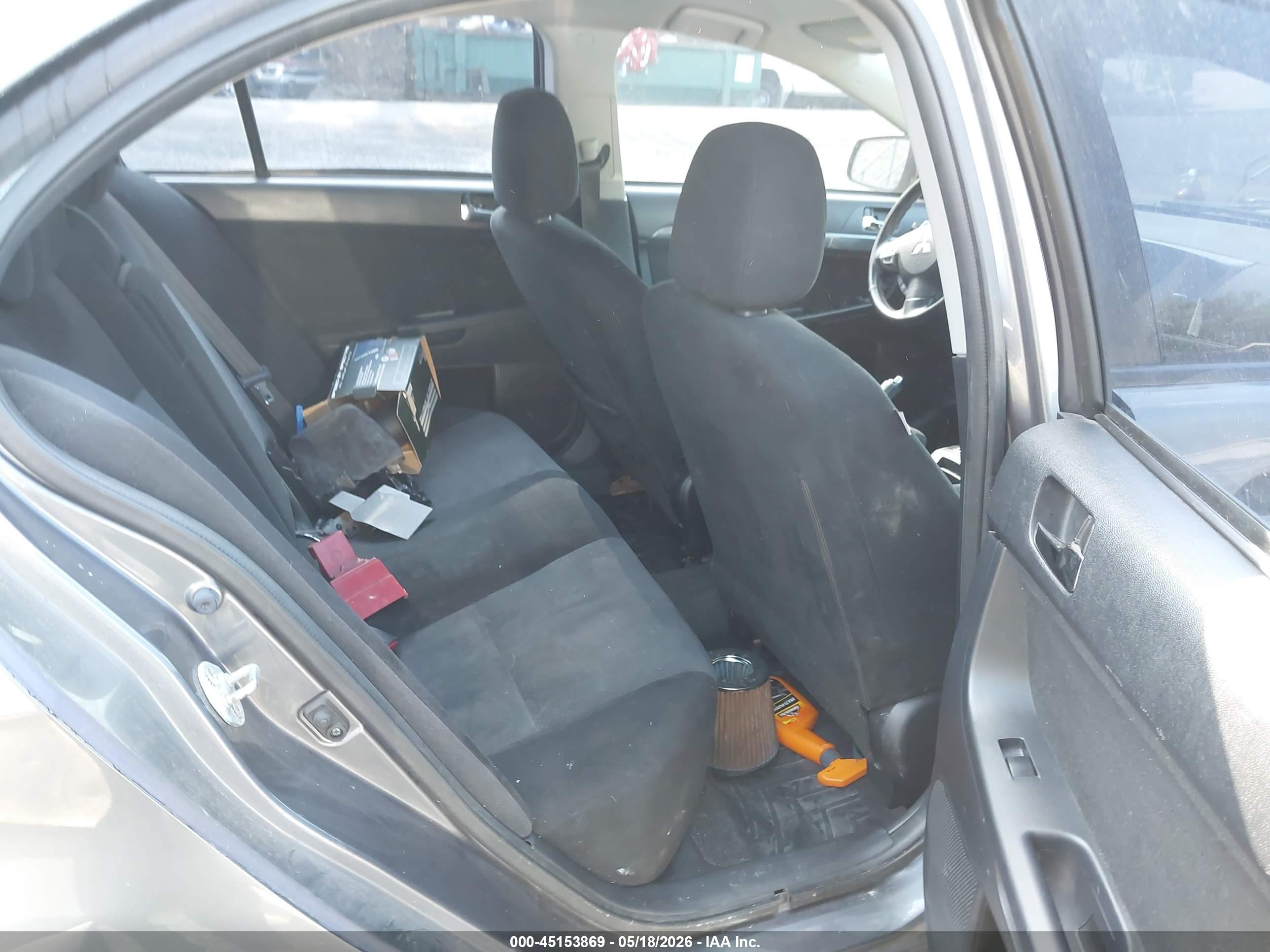 MITSUBISHI LANCER image 8