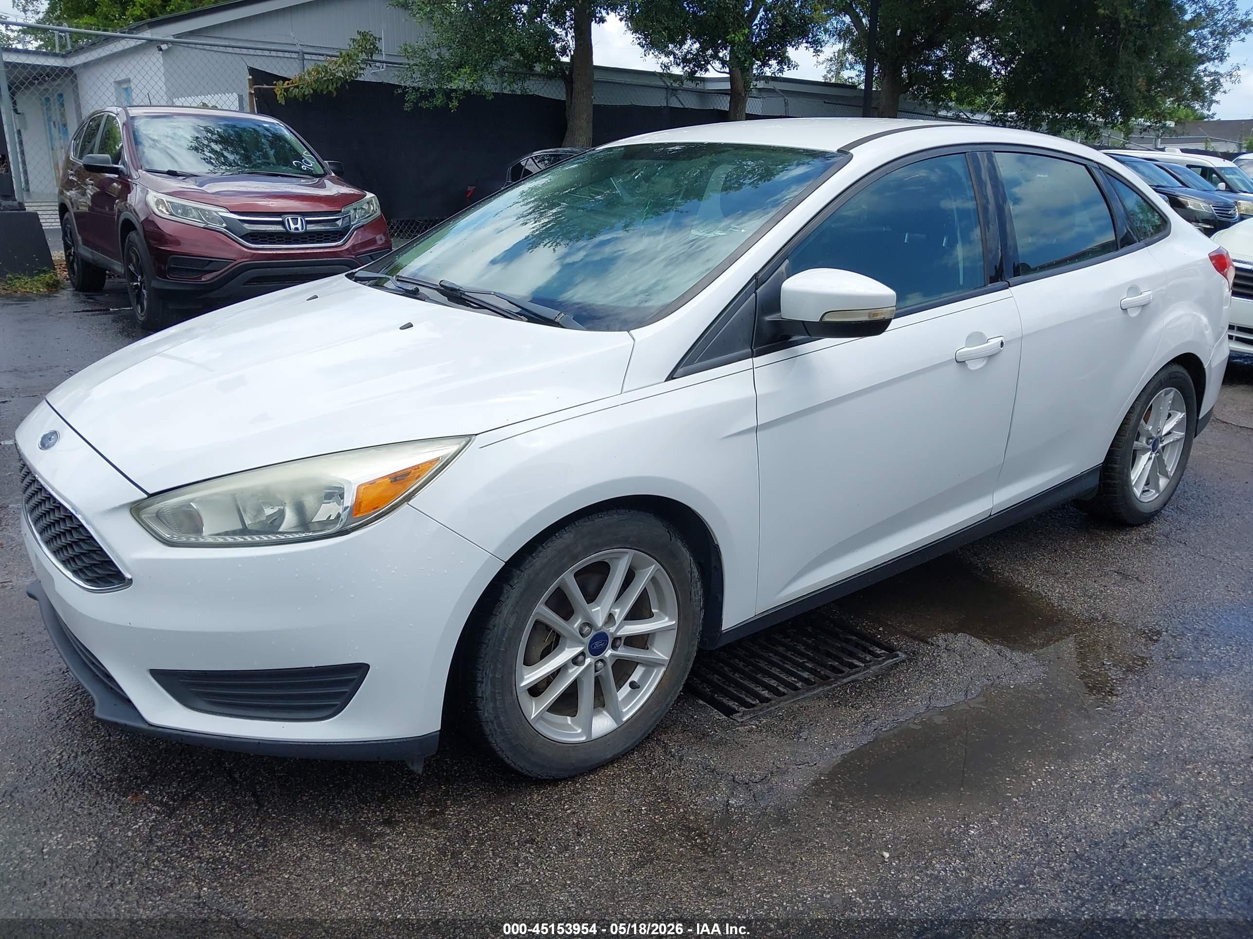 FORD FOCUS image 2