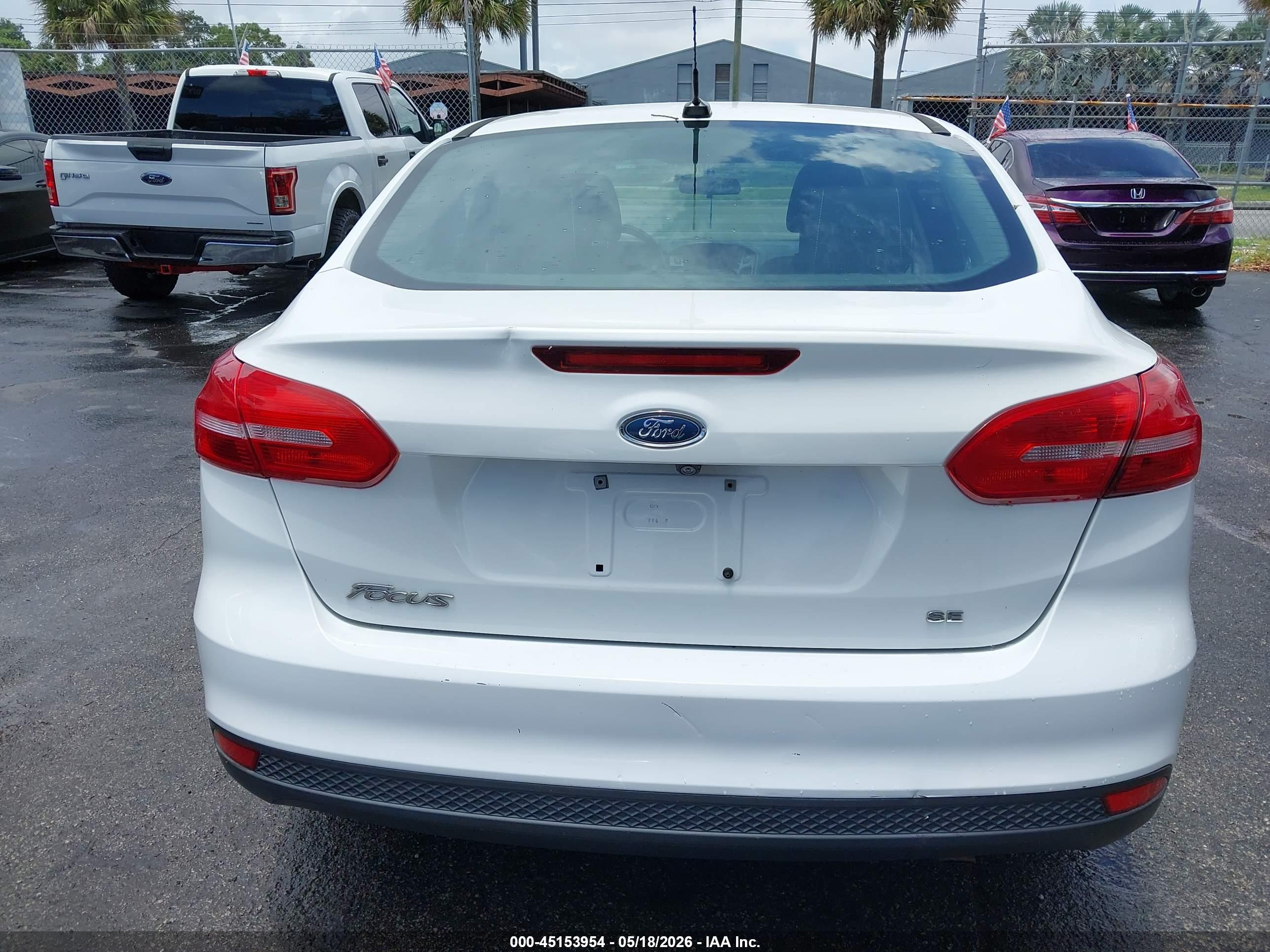 FORD FOCUS image 6