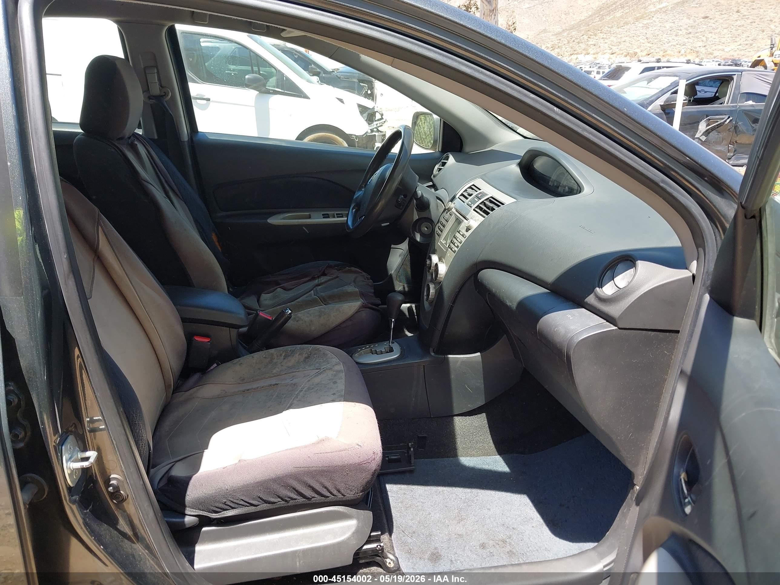 TOYOTA YARIS image 5