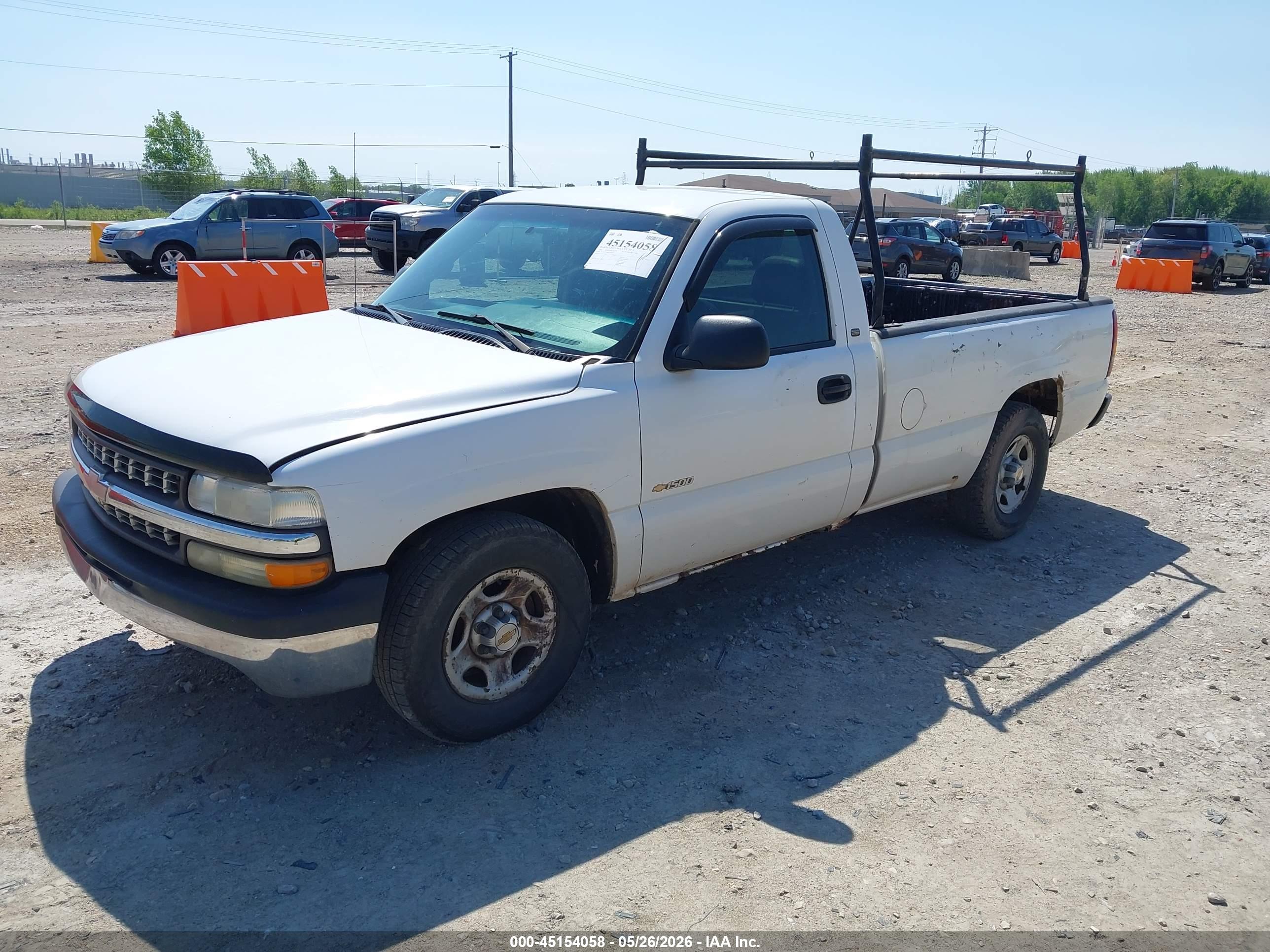 CHEVROLET SILVERADO image 2