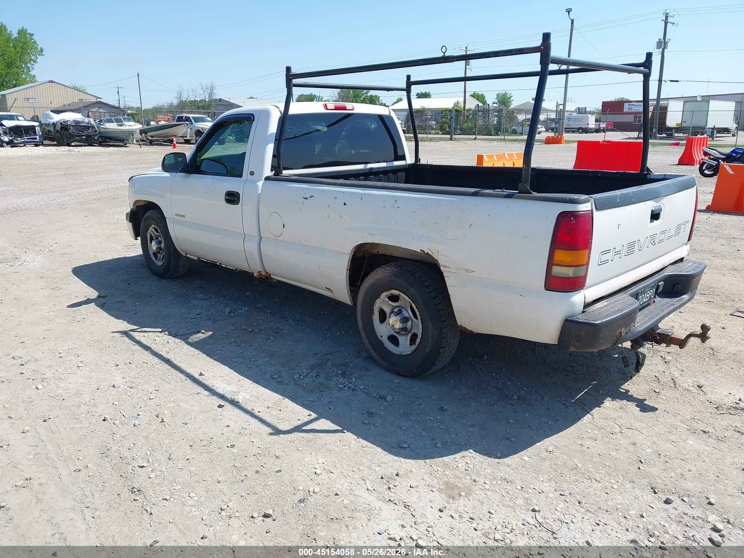 CHEVROLET SILVERADO image 3