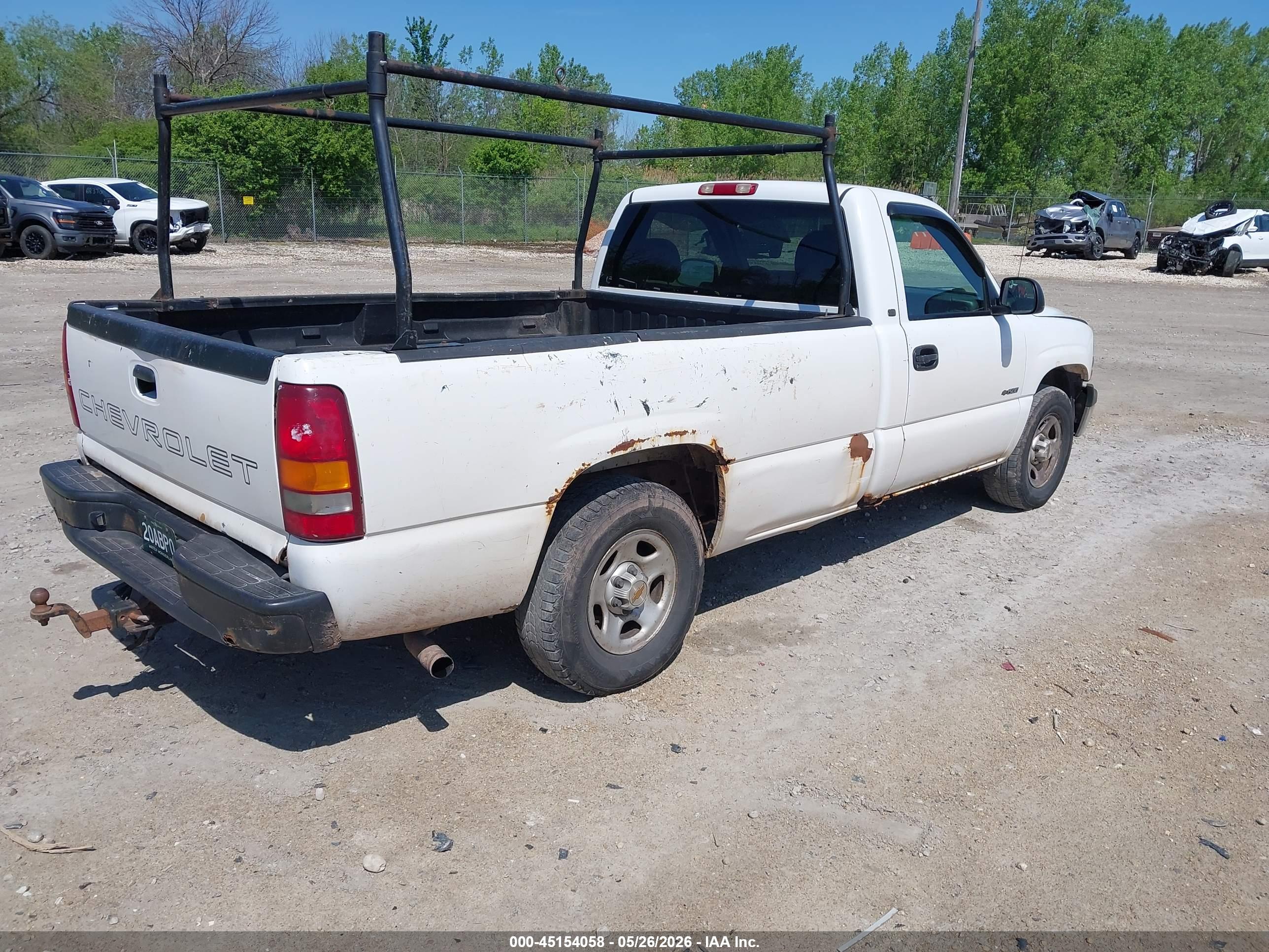 CHEVROLET SILVERADO image 4
