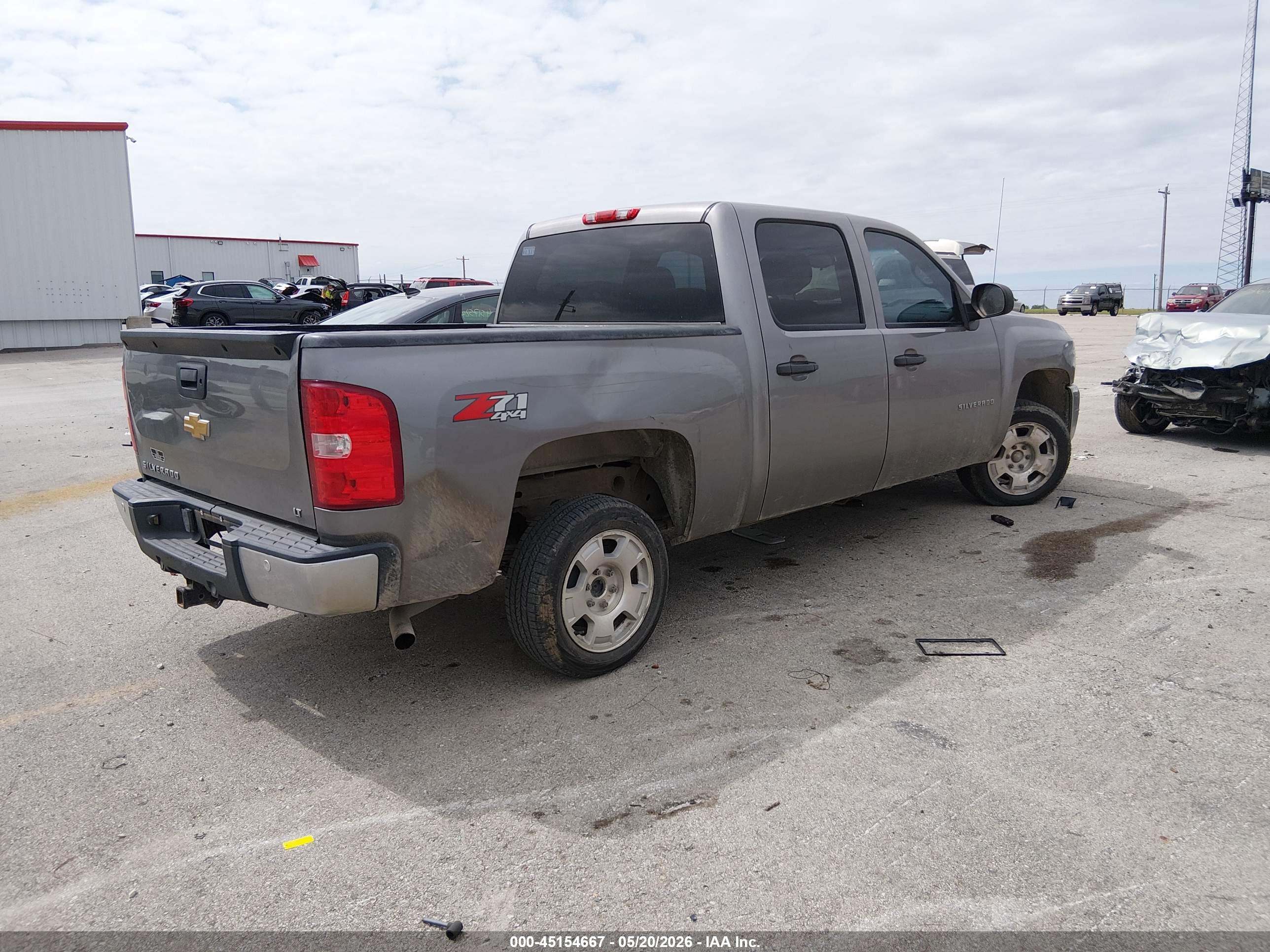 CHEVROLET SILVERADO image 4