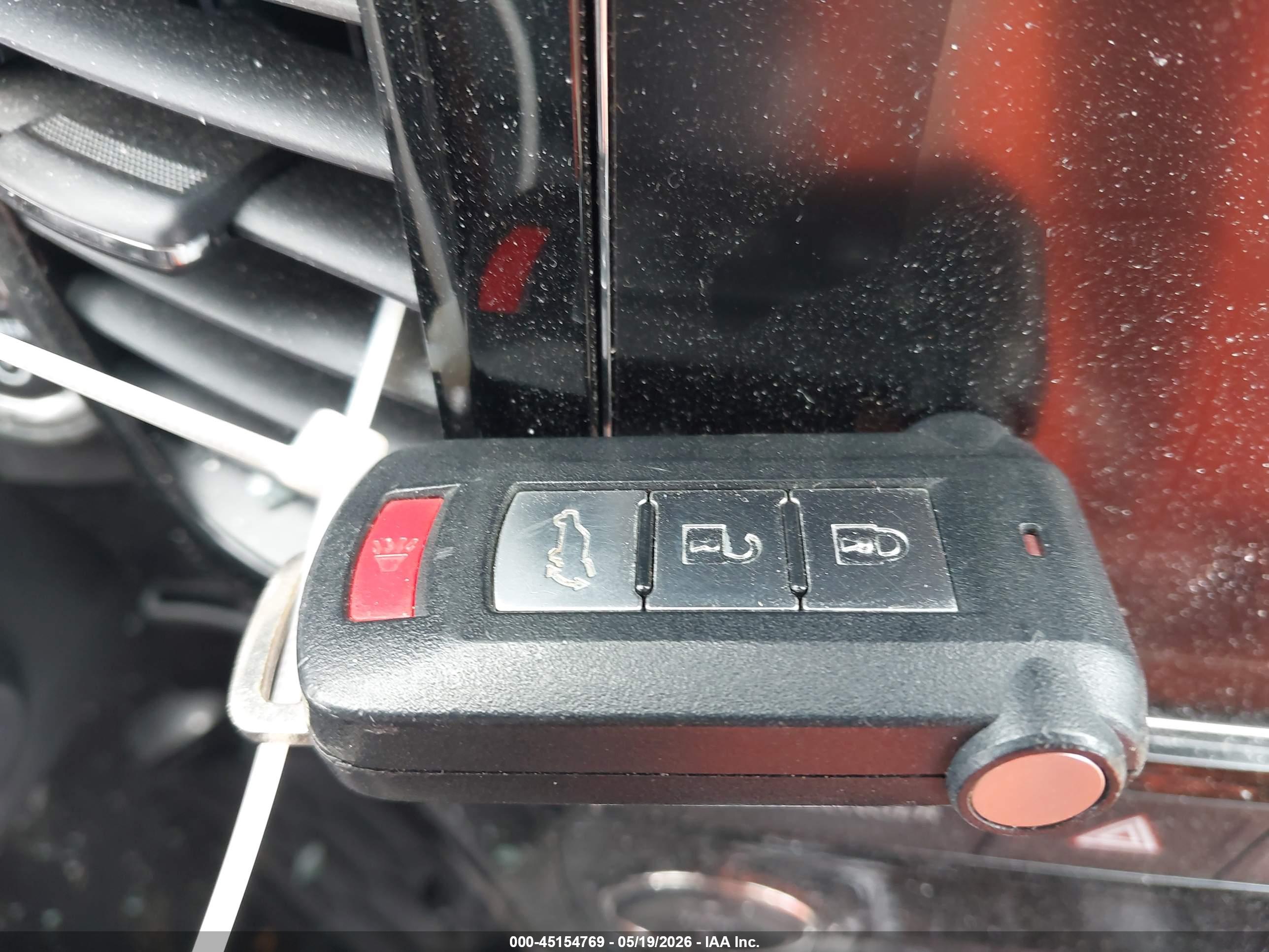 MITSUBISHI OUTLANDER image 11