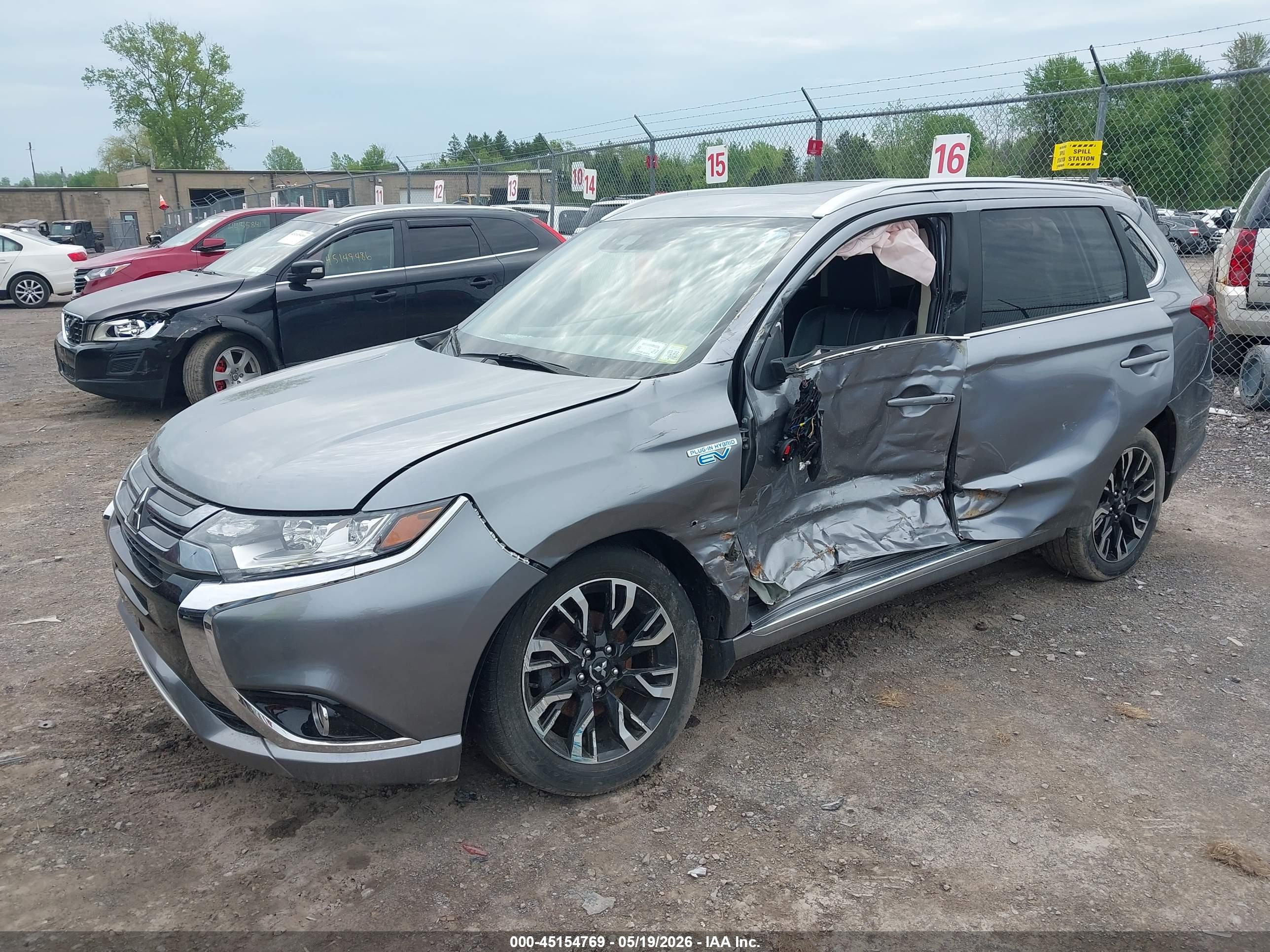 MITSUBISHI OUTLANDER image 2