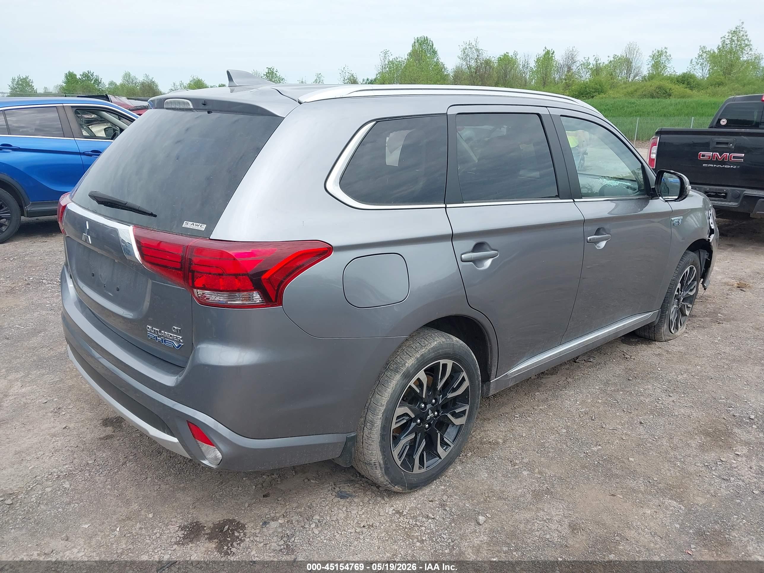 MITSUBISHI OUTLANDER image 4