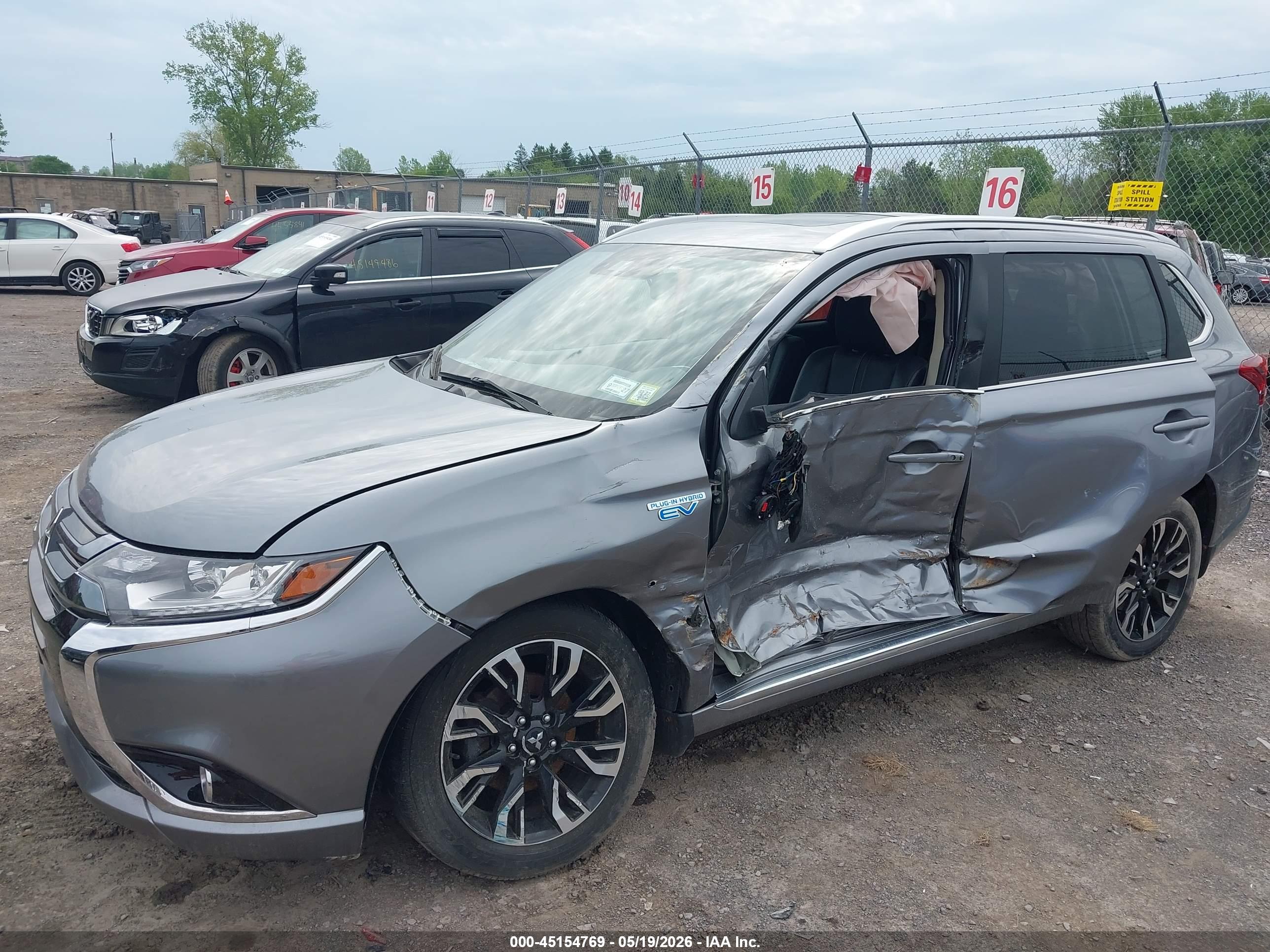 MITSUBISHI OUTLANDER image 6