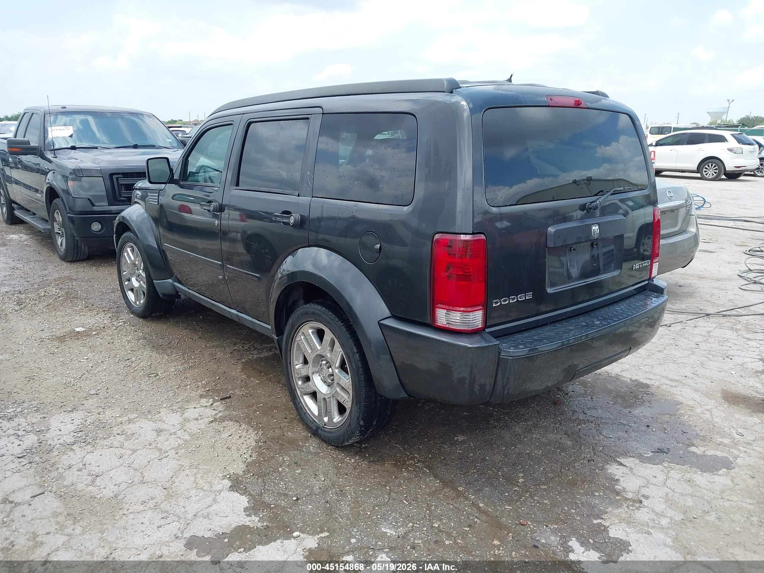 DODGE NITRO image 3