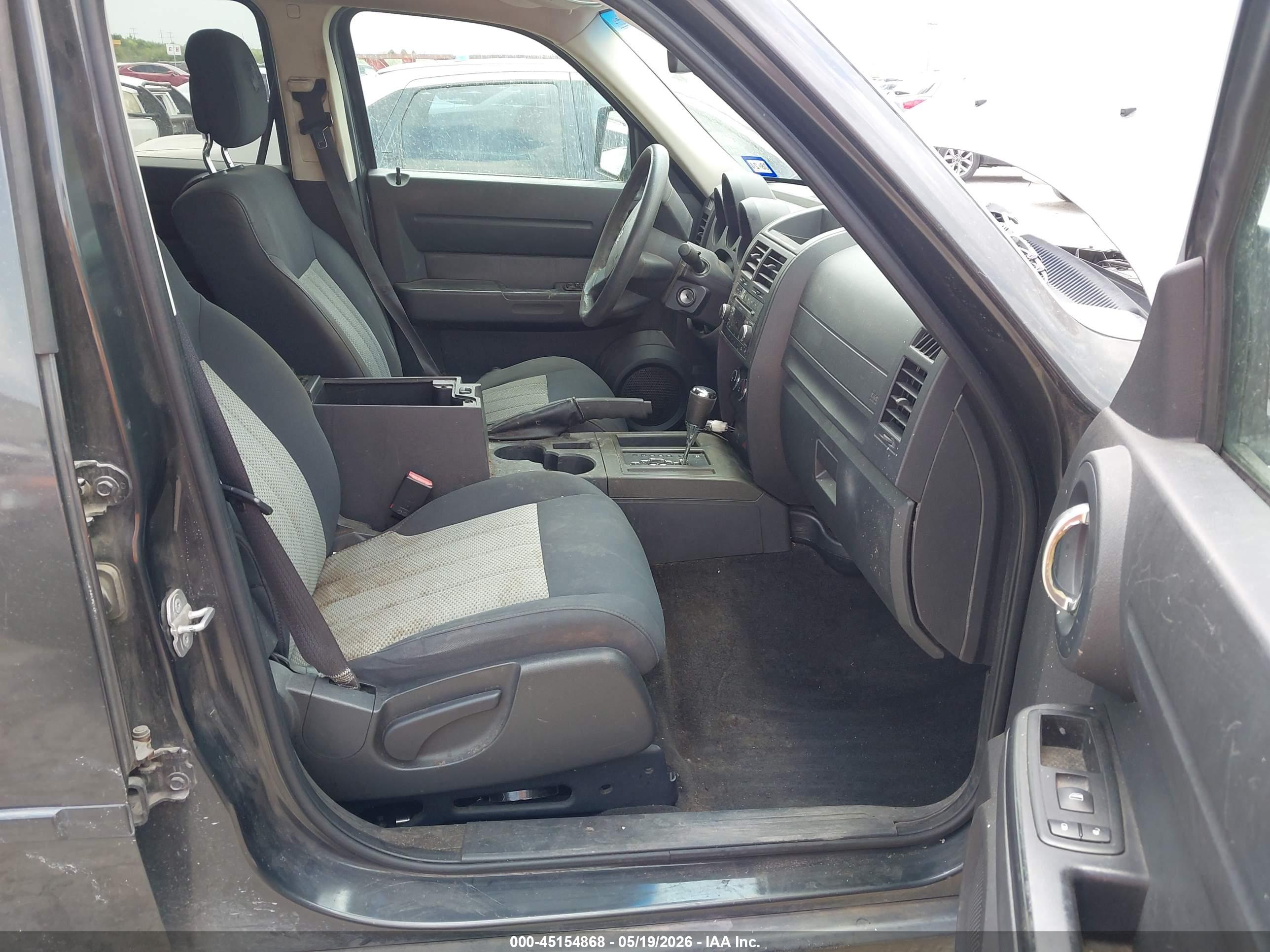 DODGE NITRO image 5