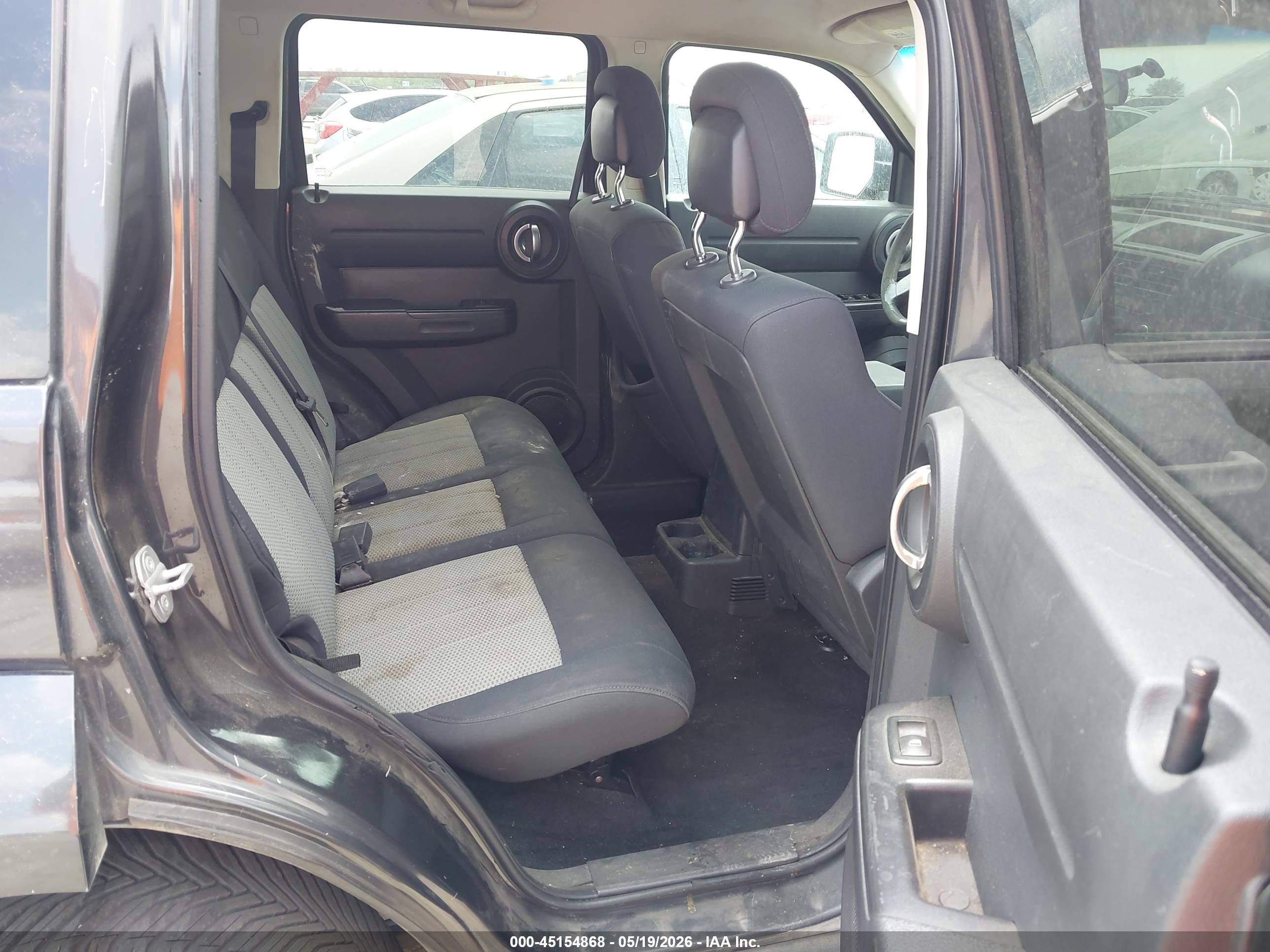 DODGE NITRO image 8