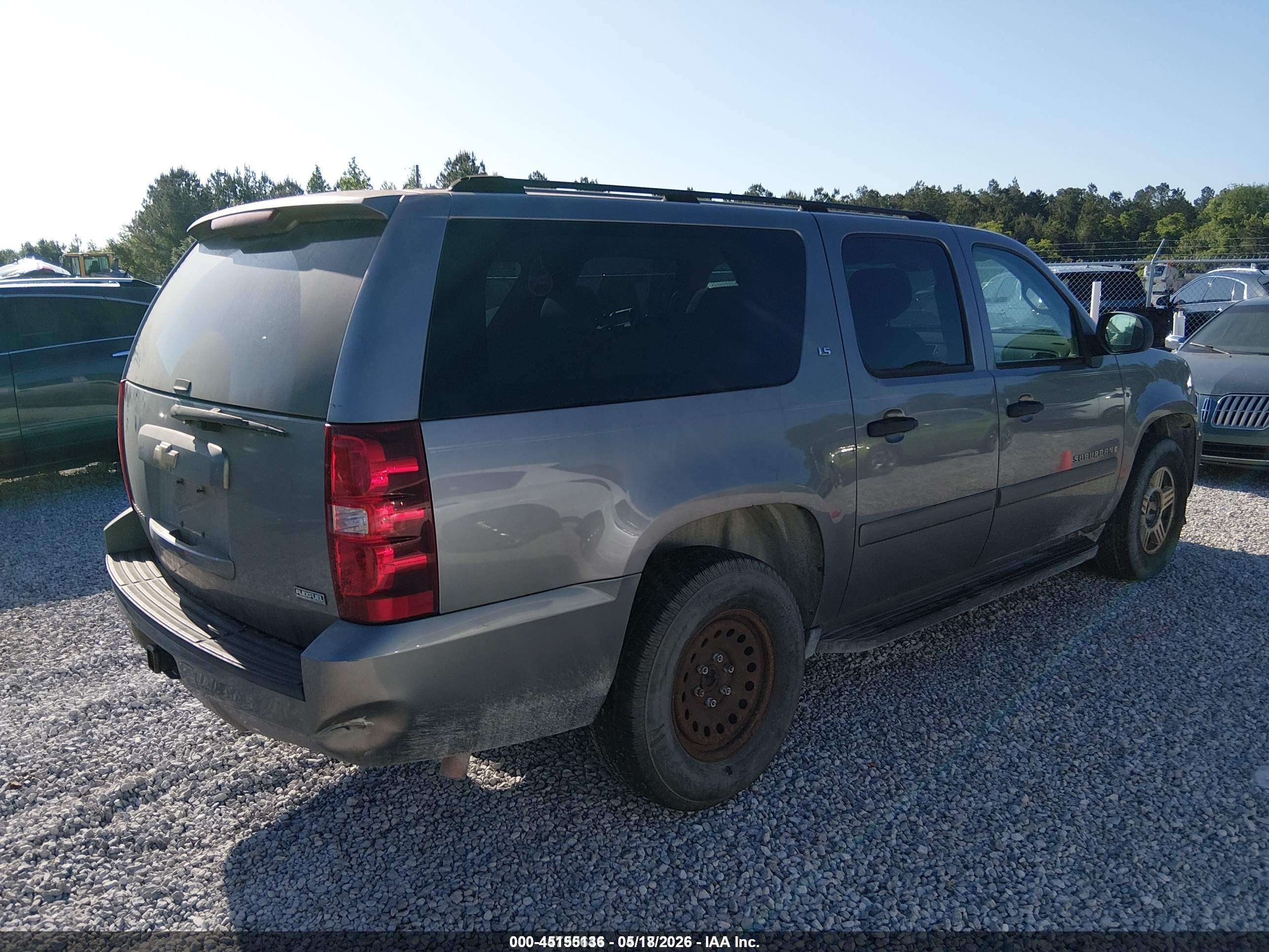 CHEVROLET SUBURBAN image 4