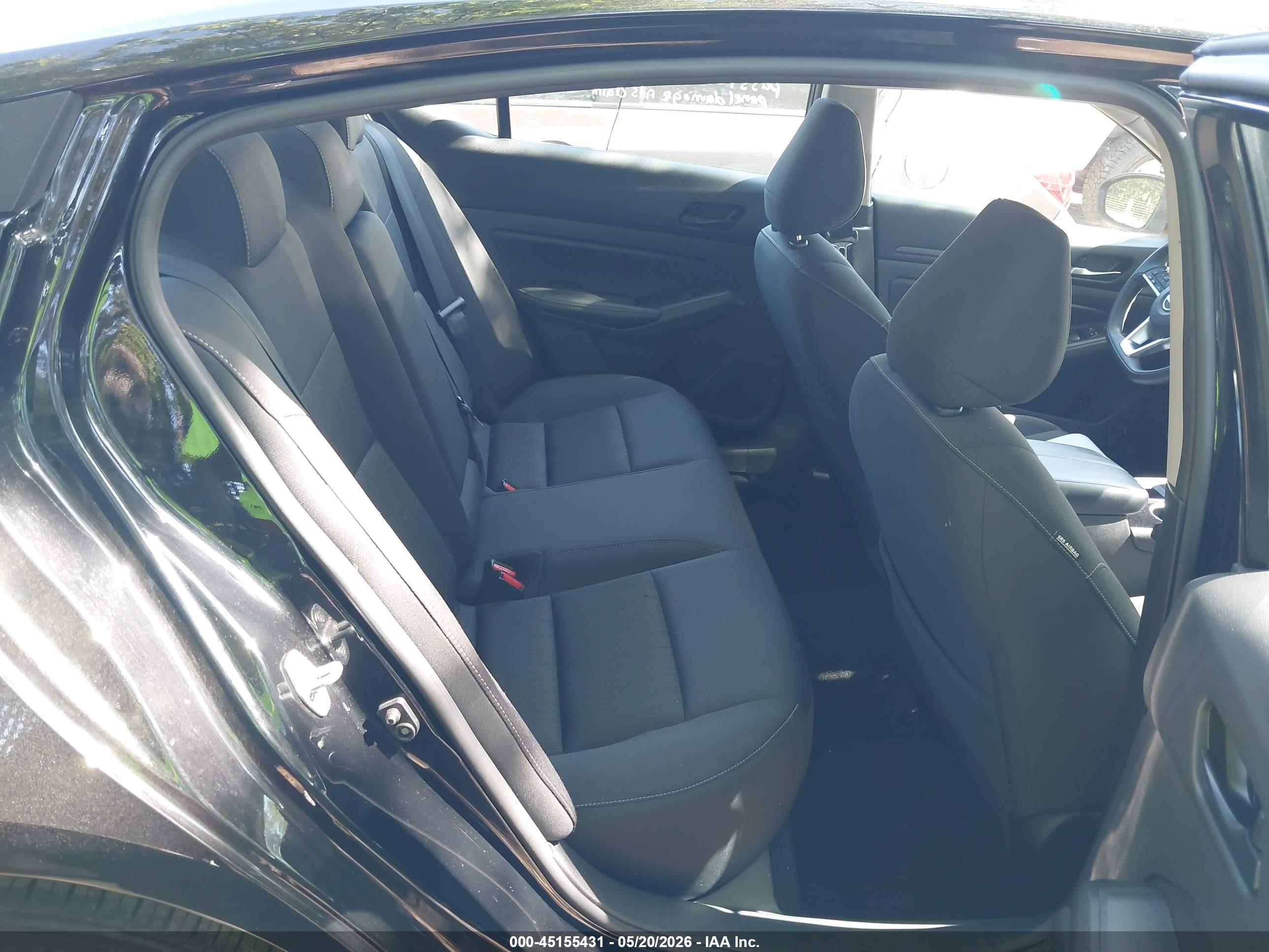NISSAN ALTIMA image 8