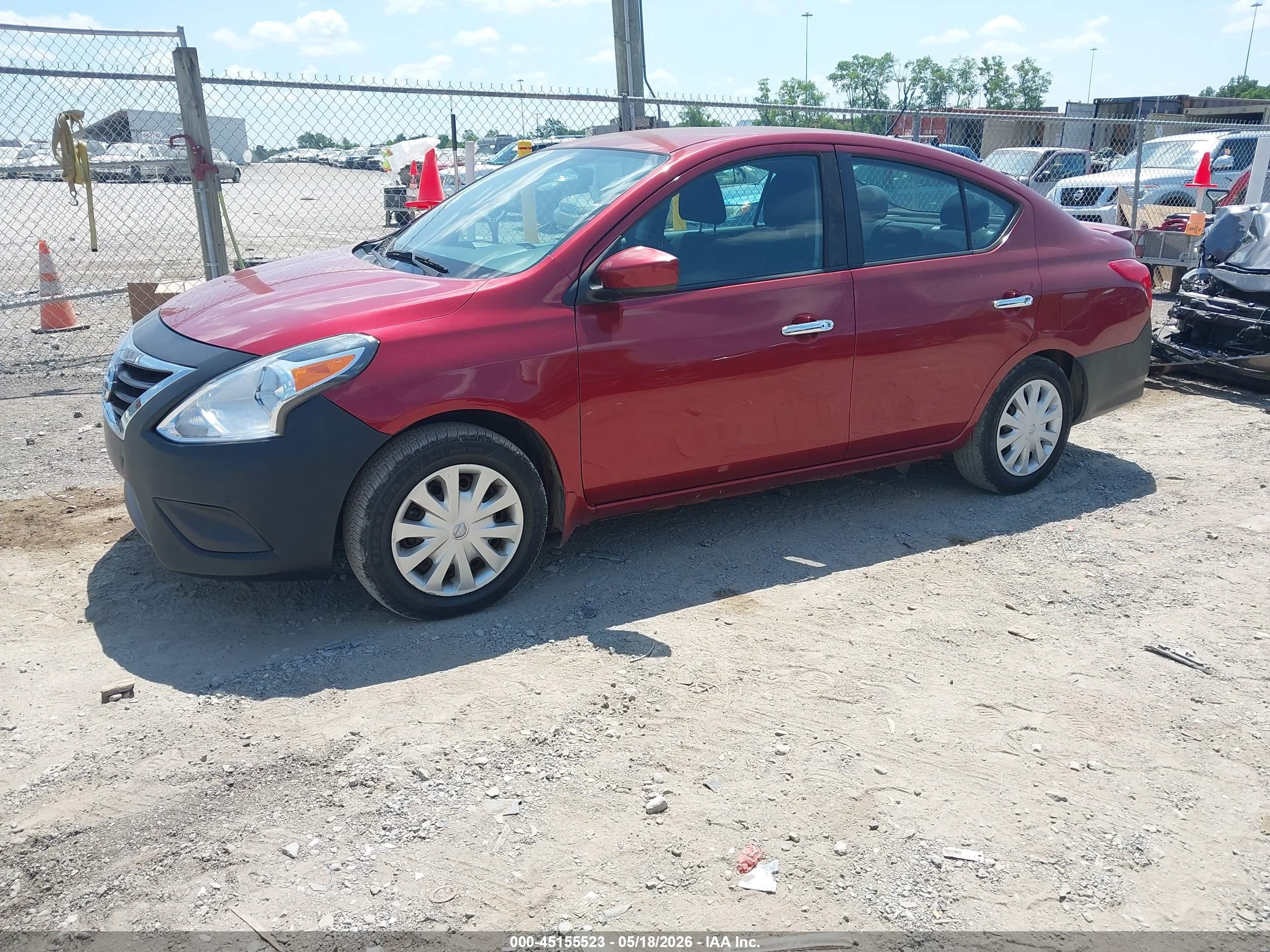 NISSAN VERSA image 2