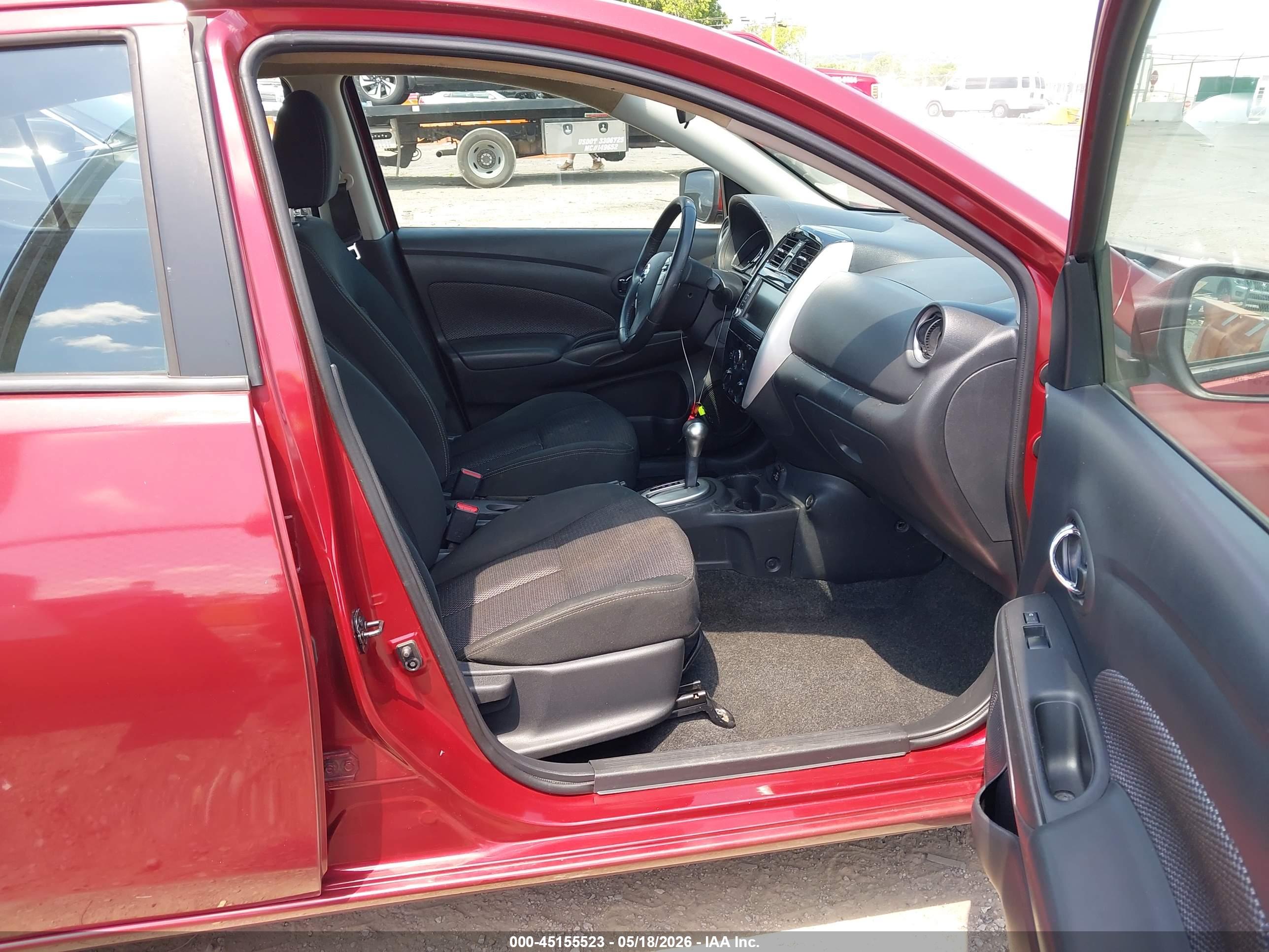 NISSAN VERSA image 5