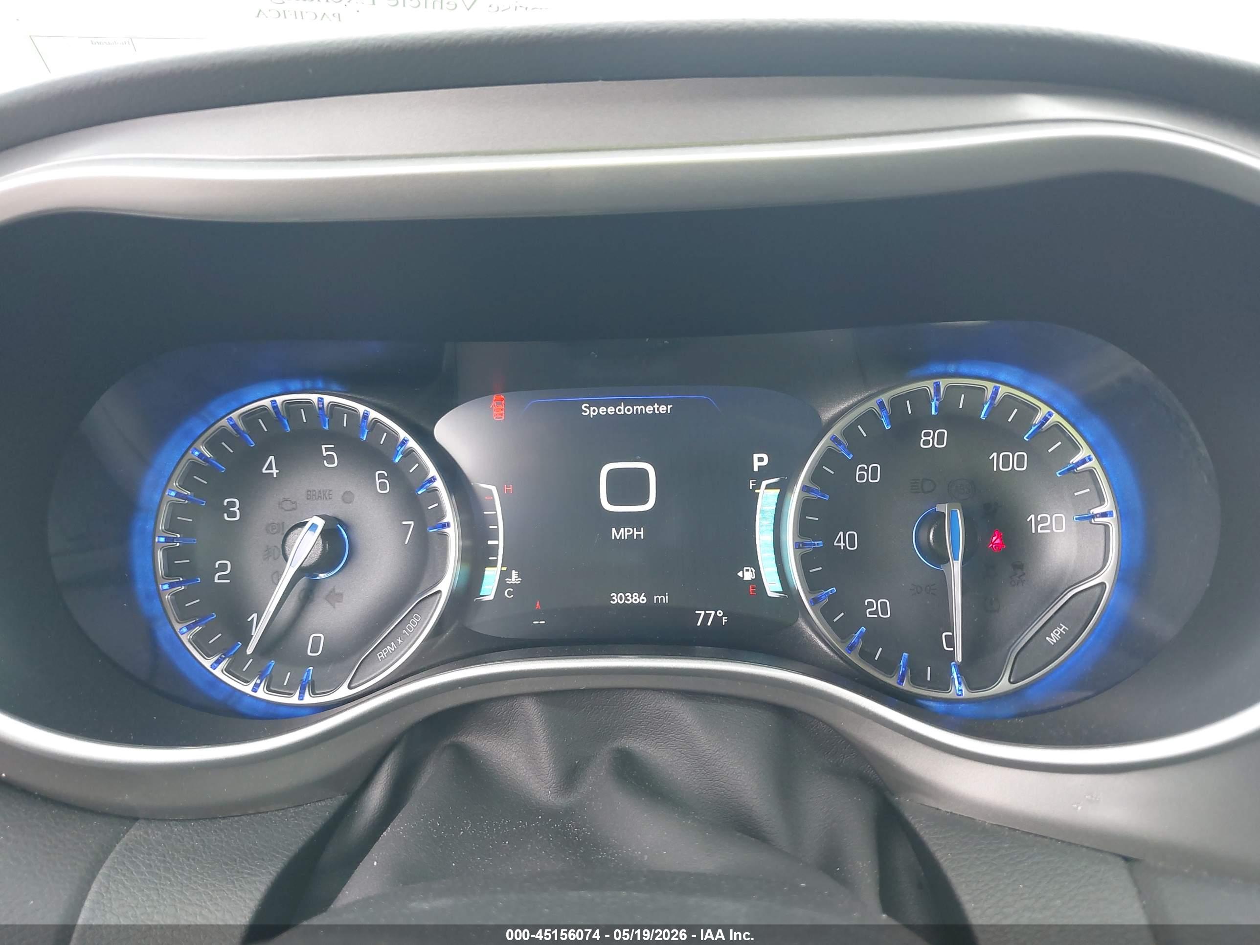 CHRYSLER PACIFICA image 7