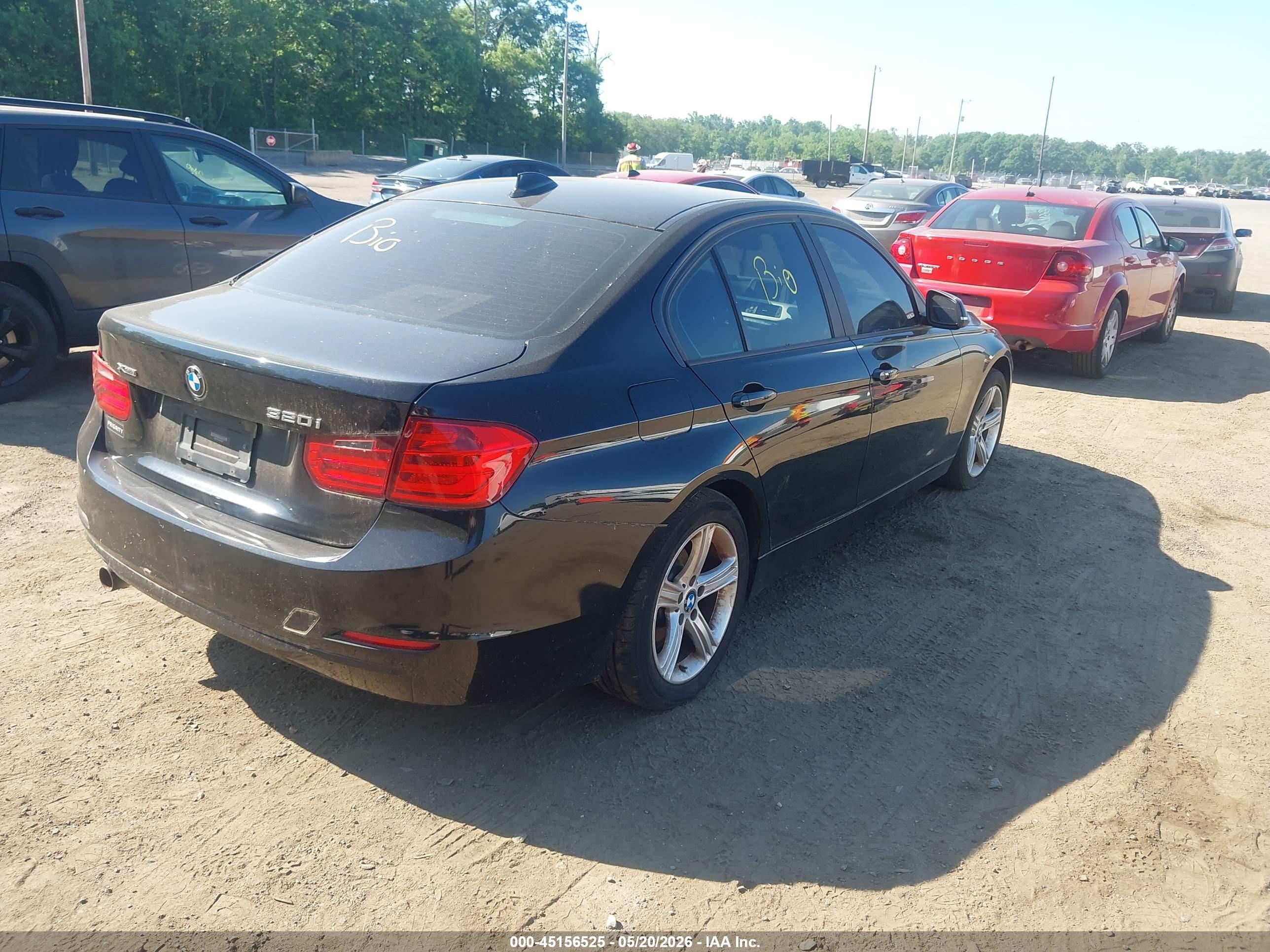 BMW 320I image 4