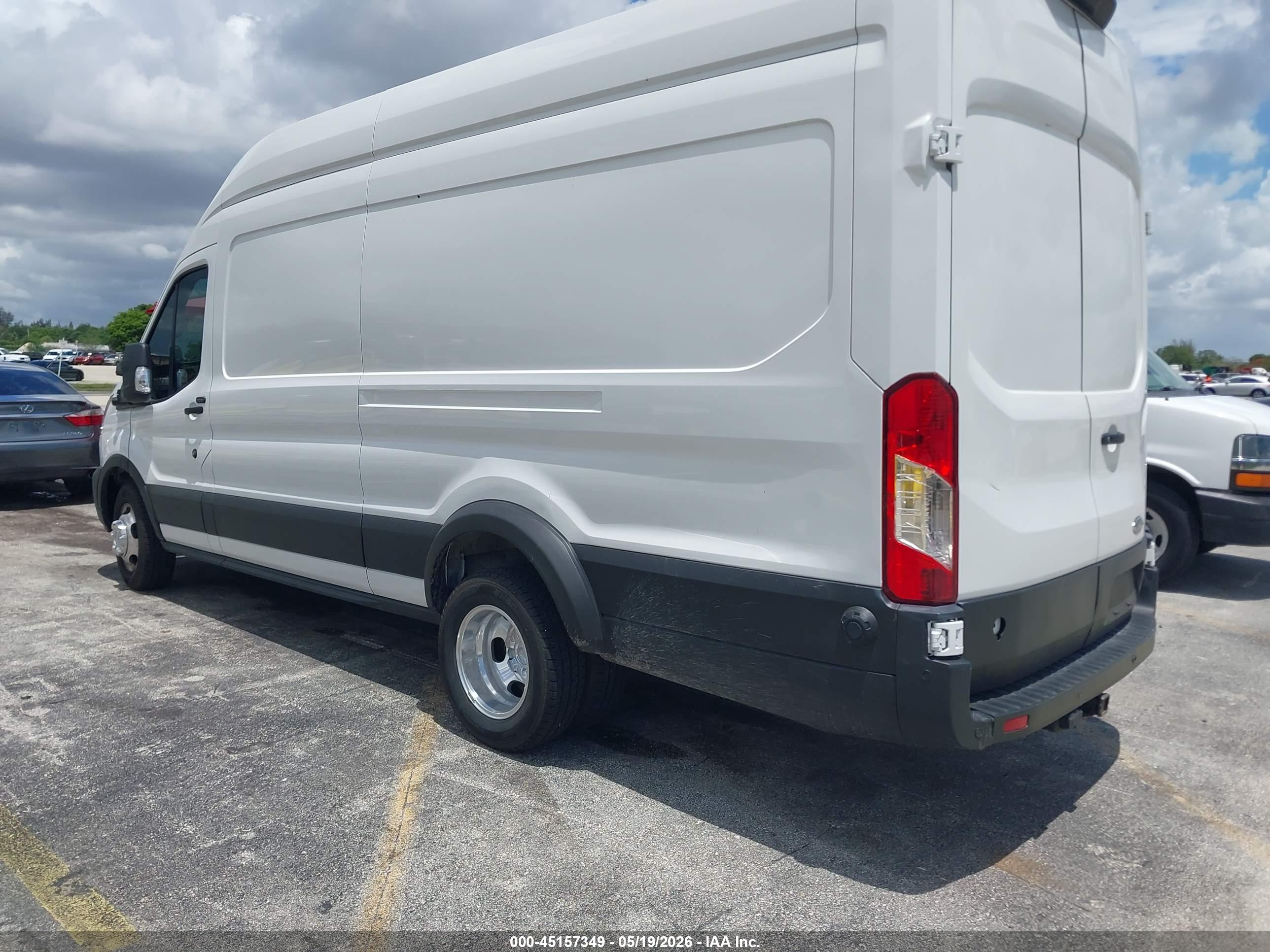FORD TRANSIT-350 image 3