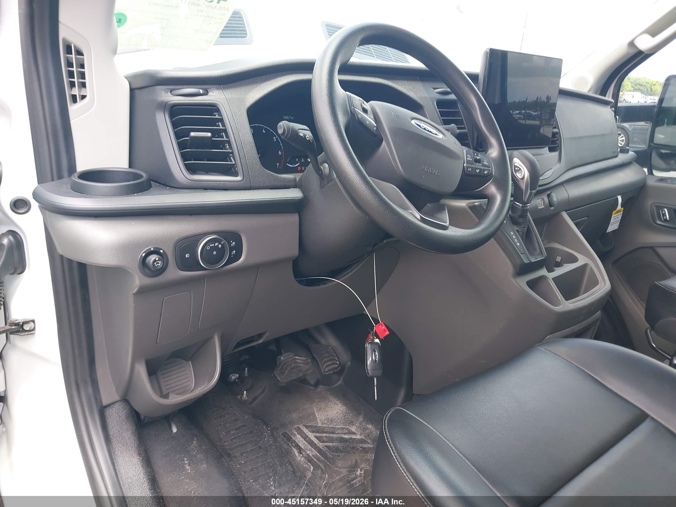 FORD TRANSIT-350 image 7