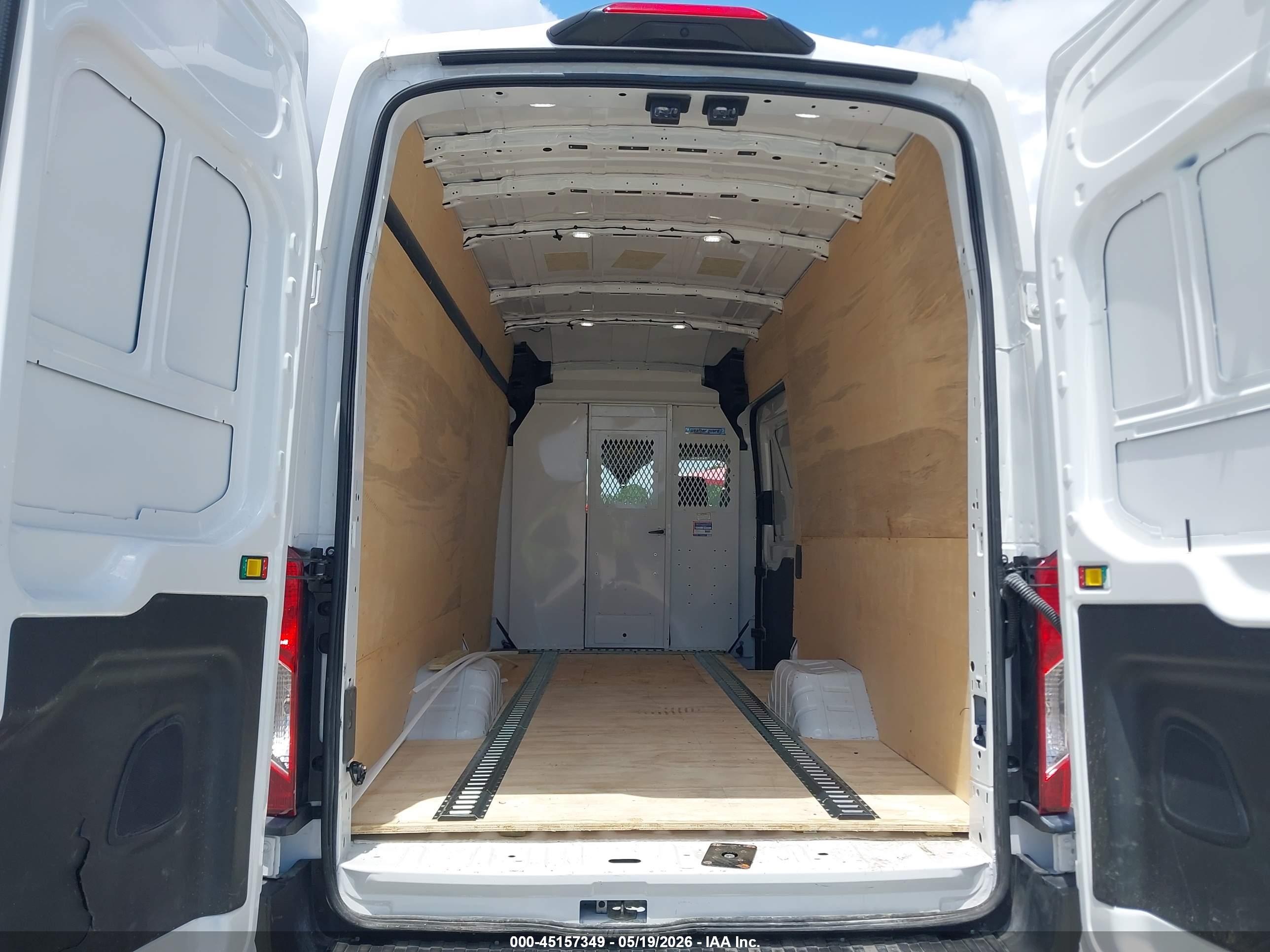FORD TRANSIT-350 image 8