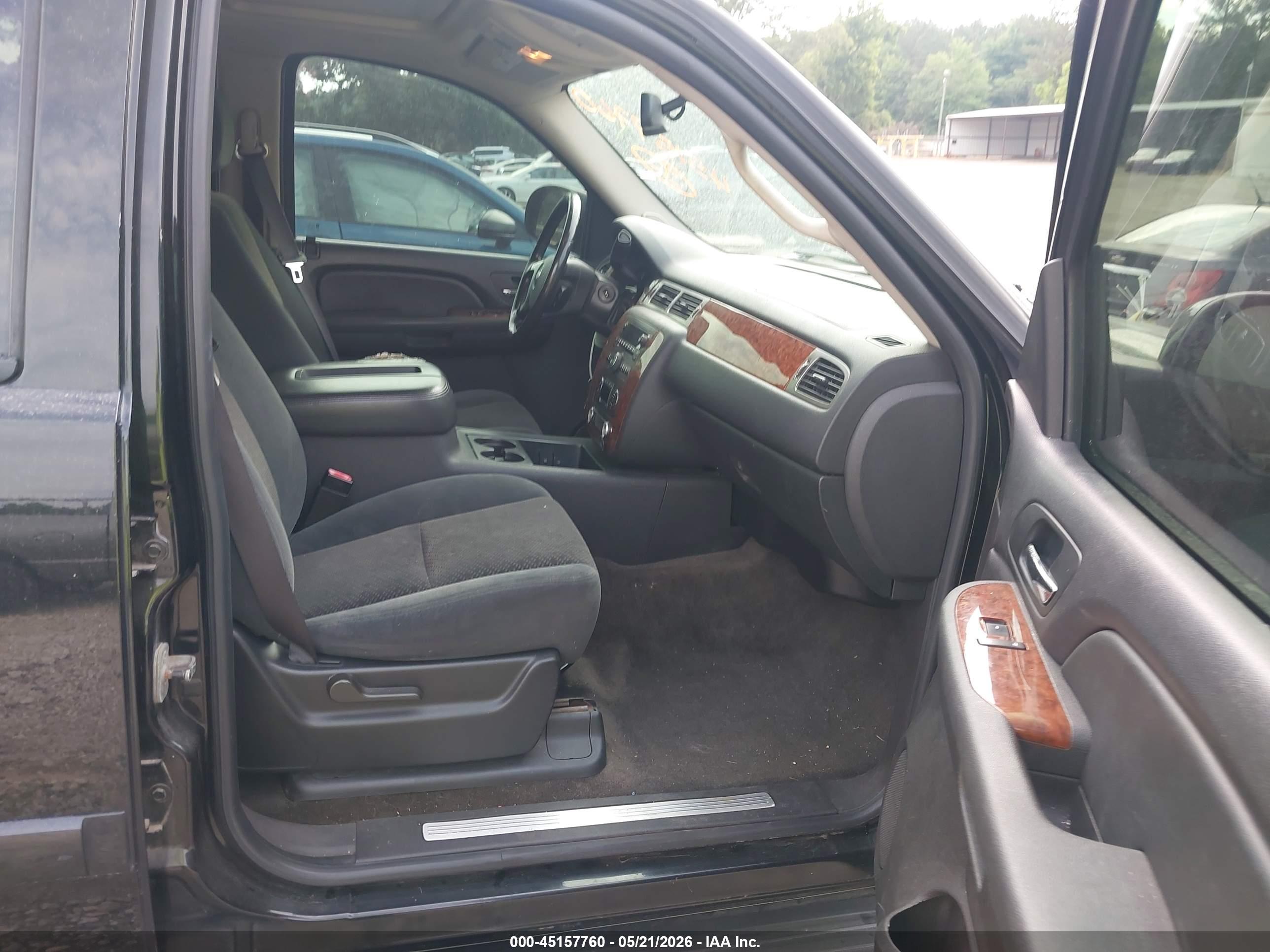 CHEVROLET TAHOE image 5