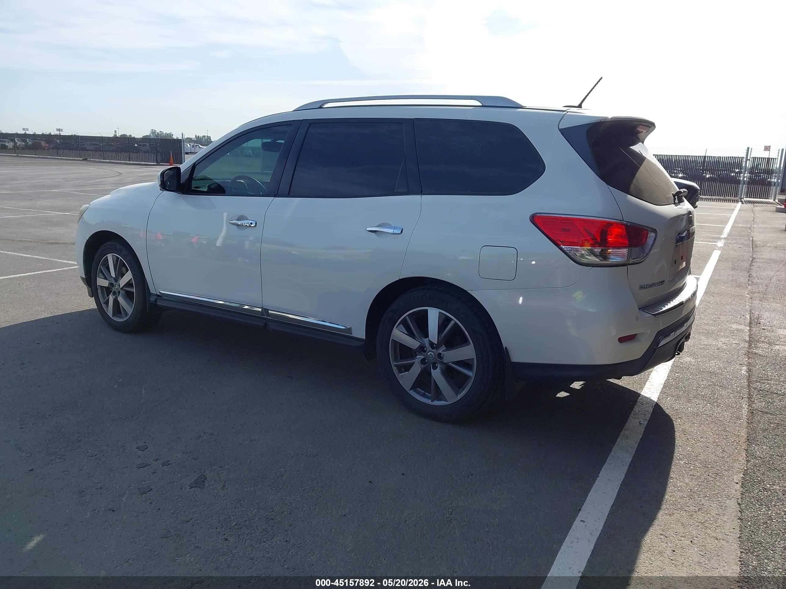 NISSAN PATHFINDER image 3