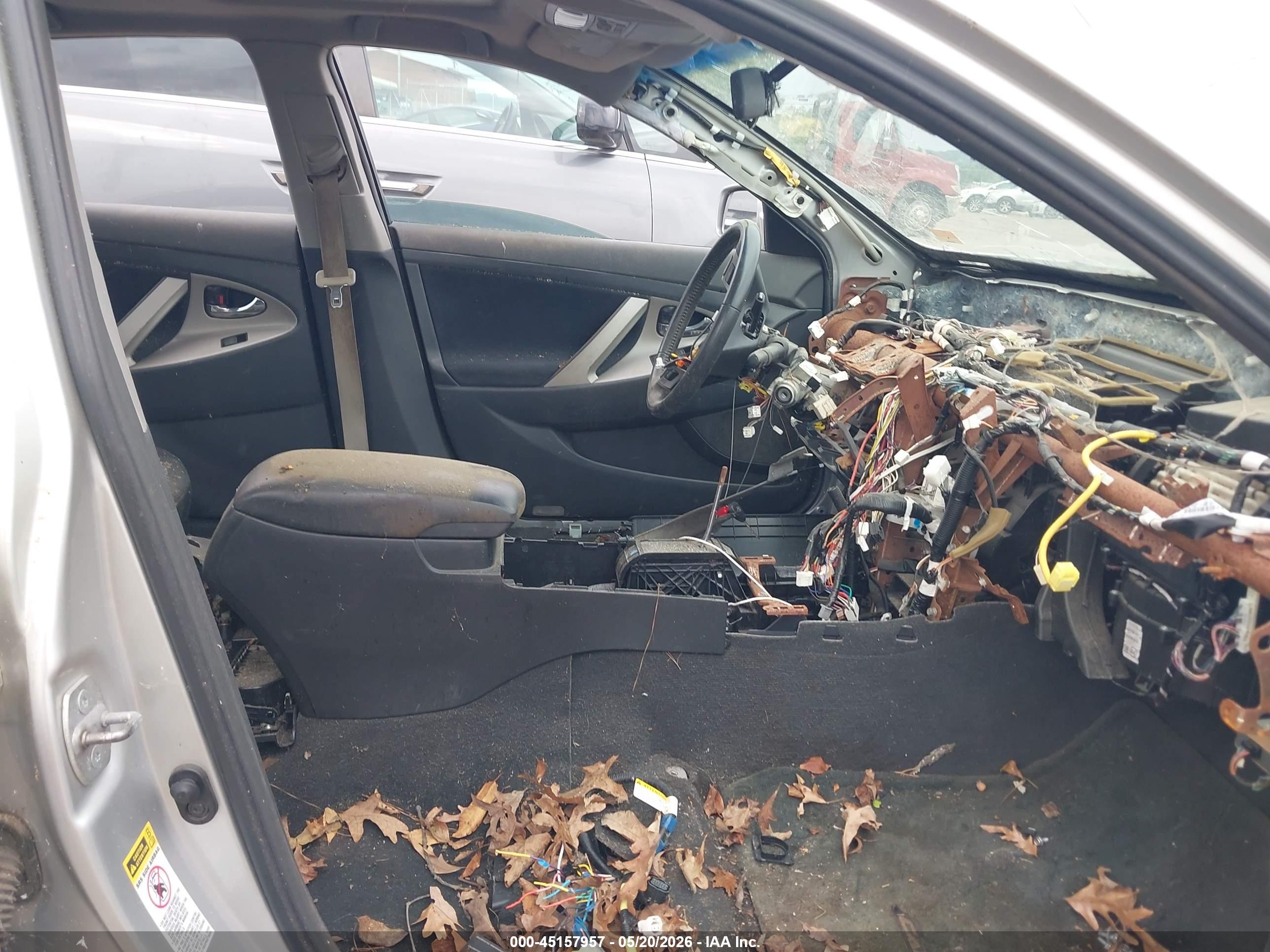 TOYOTA CAMRY image 5