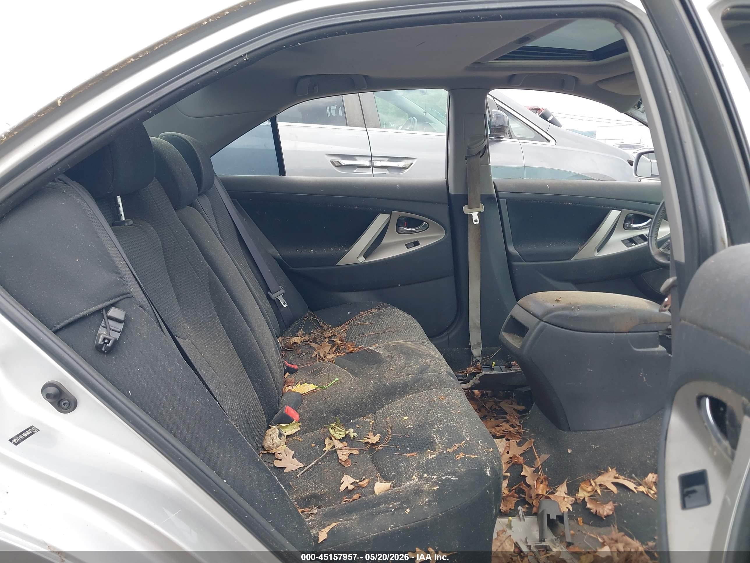 TOYOTA CAMRY image 8