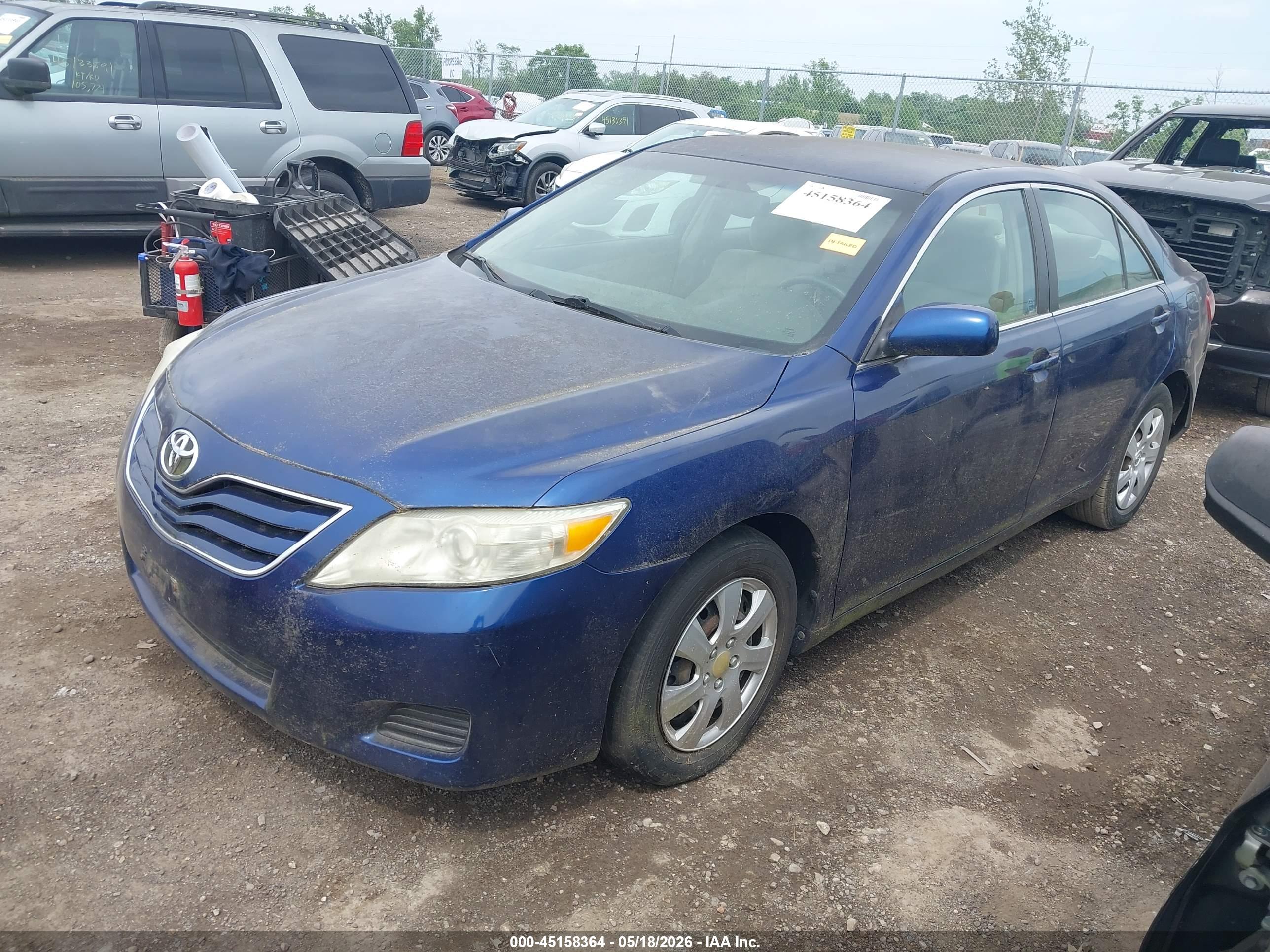 TOYOTA CAMRY image 2