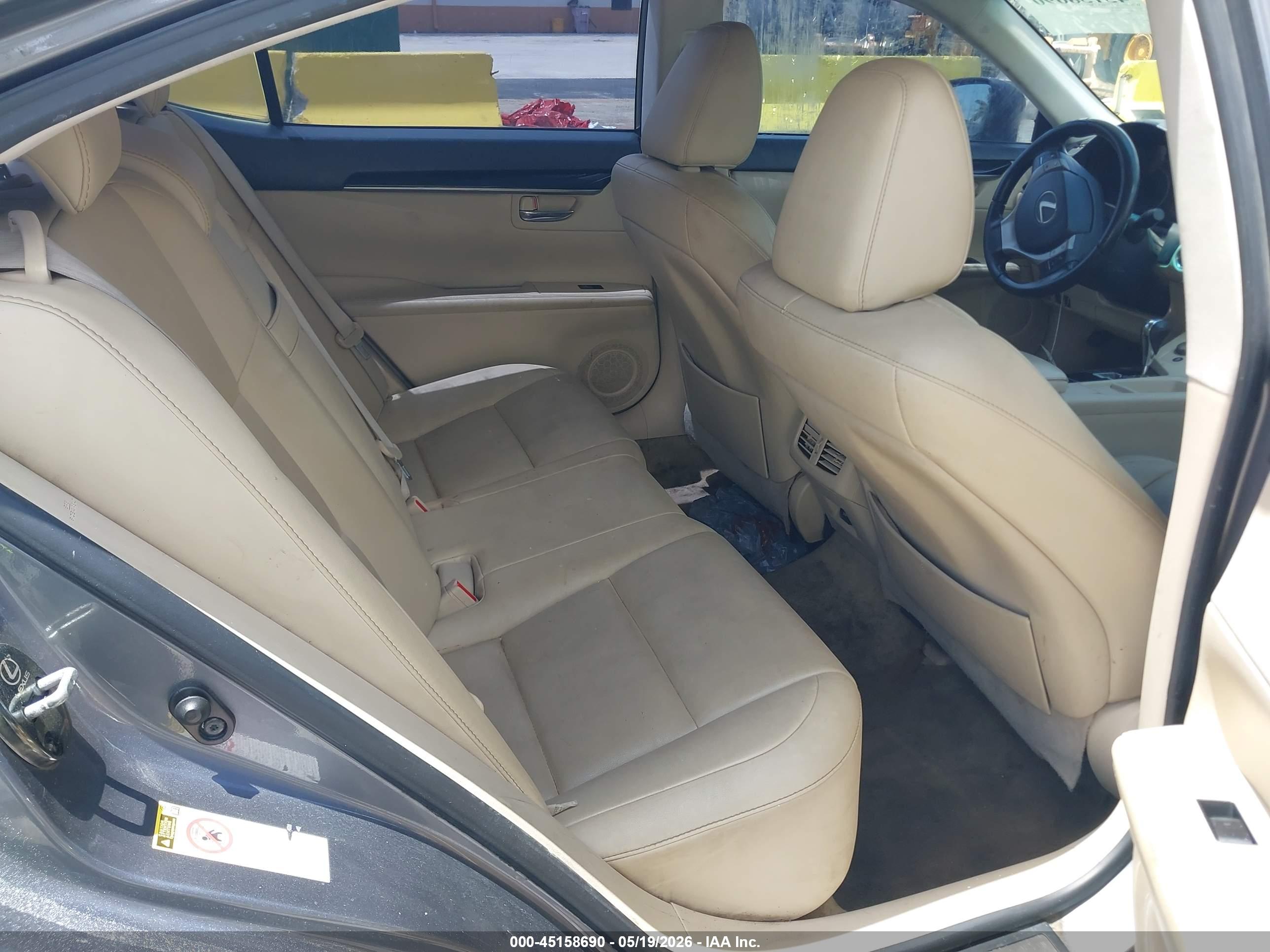 LEXUS ES image 8