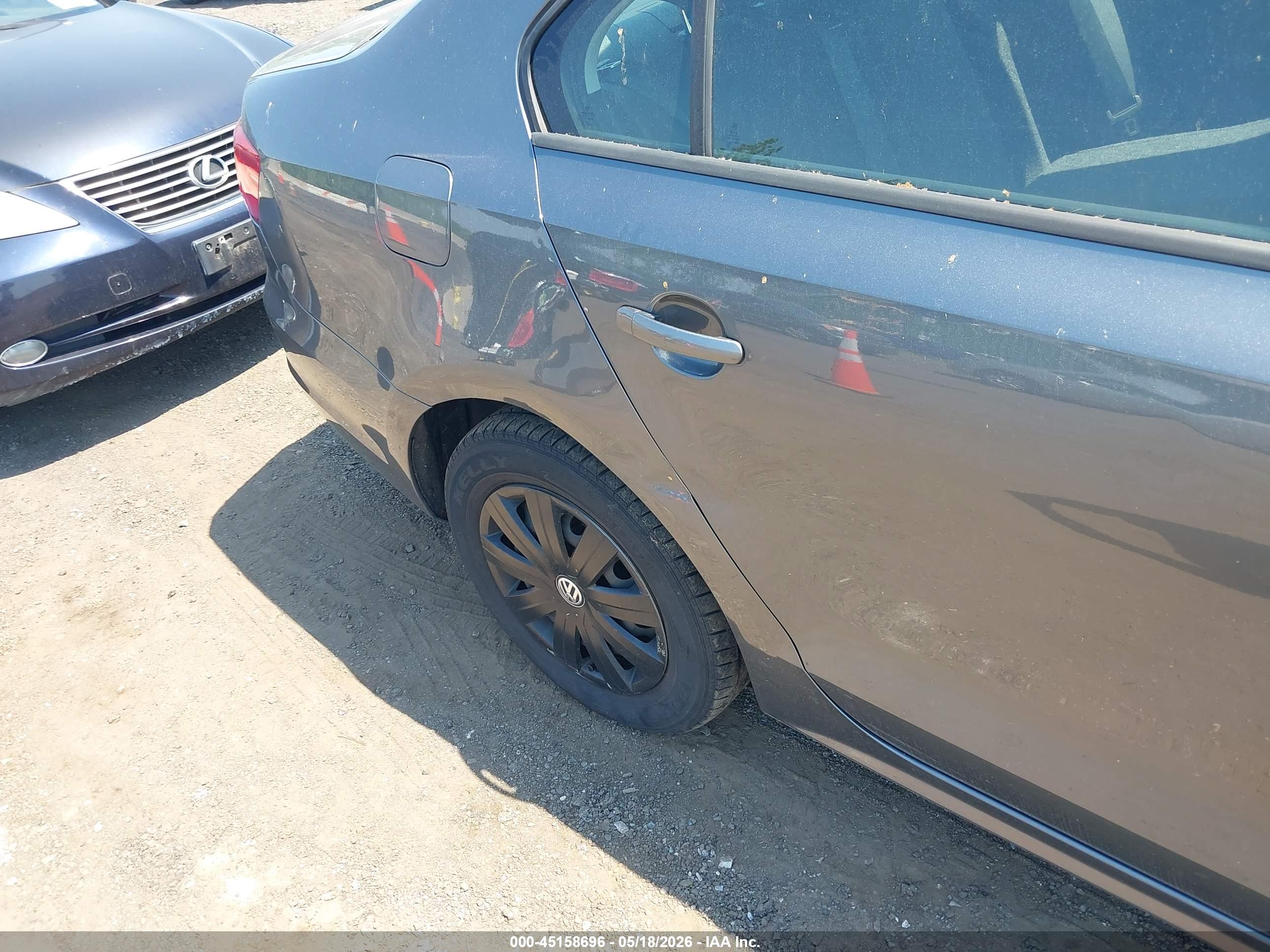 VOLKSWAGEN JETTA image 6