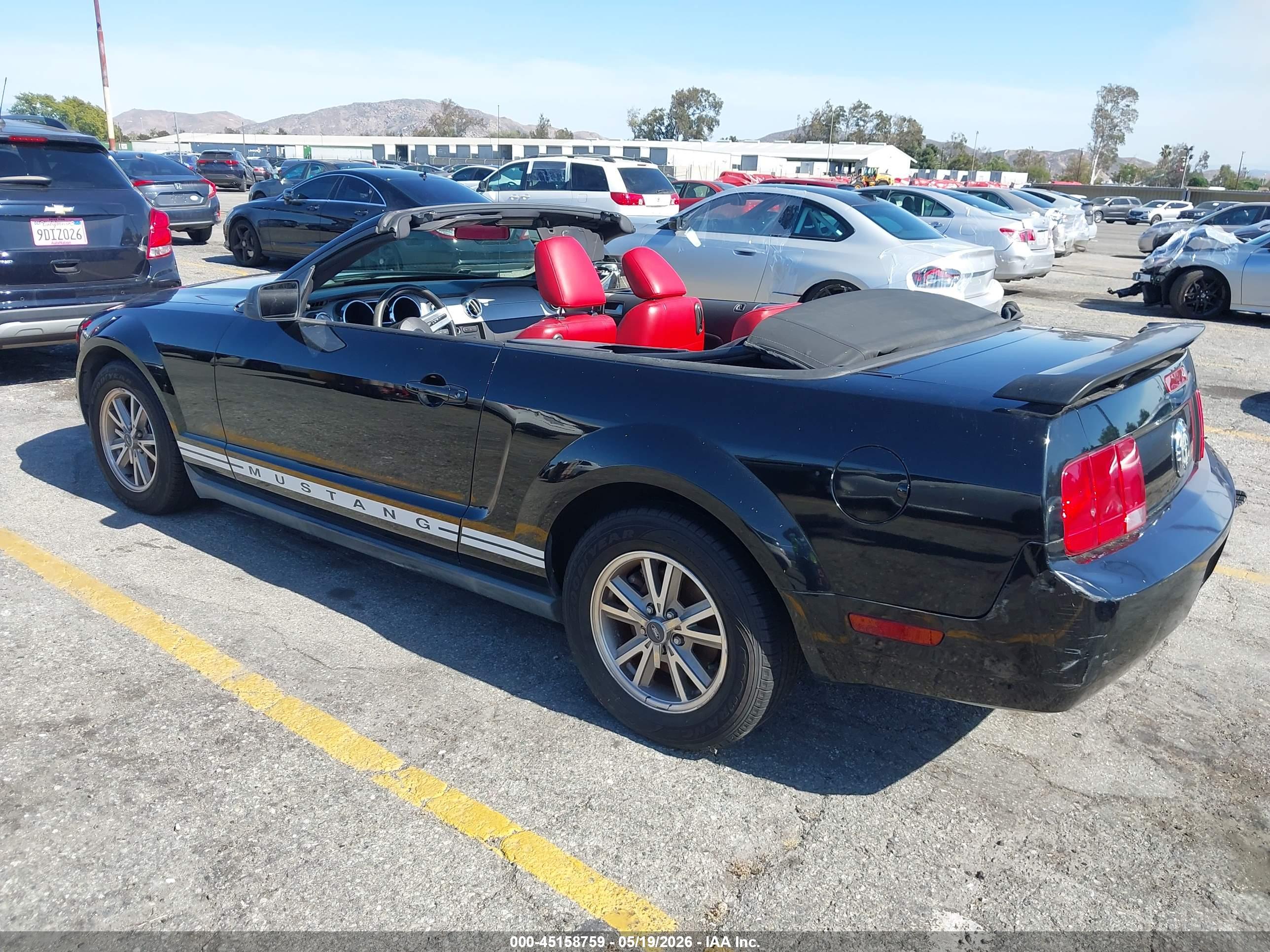 FORD MUSTANG image 3